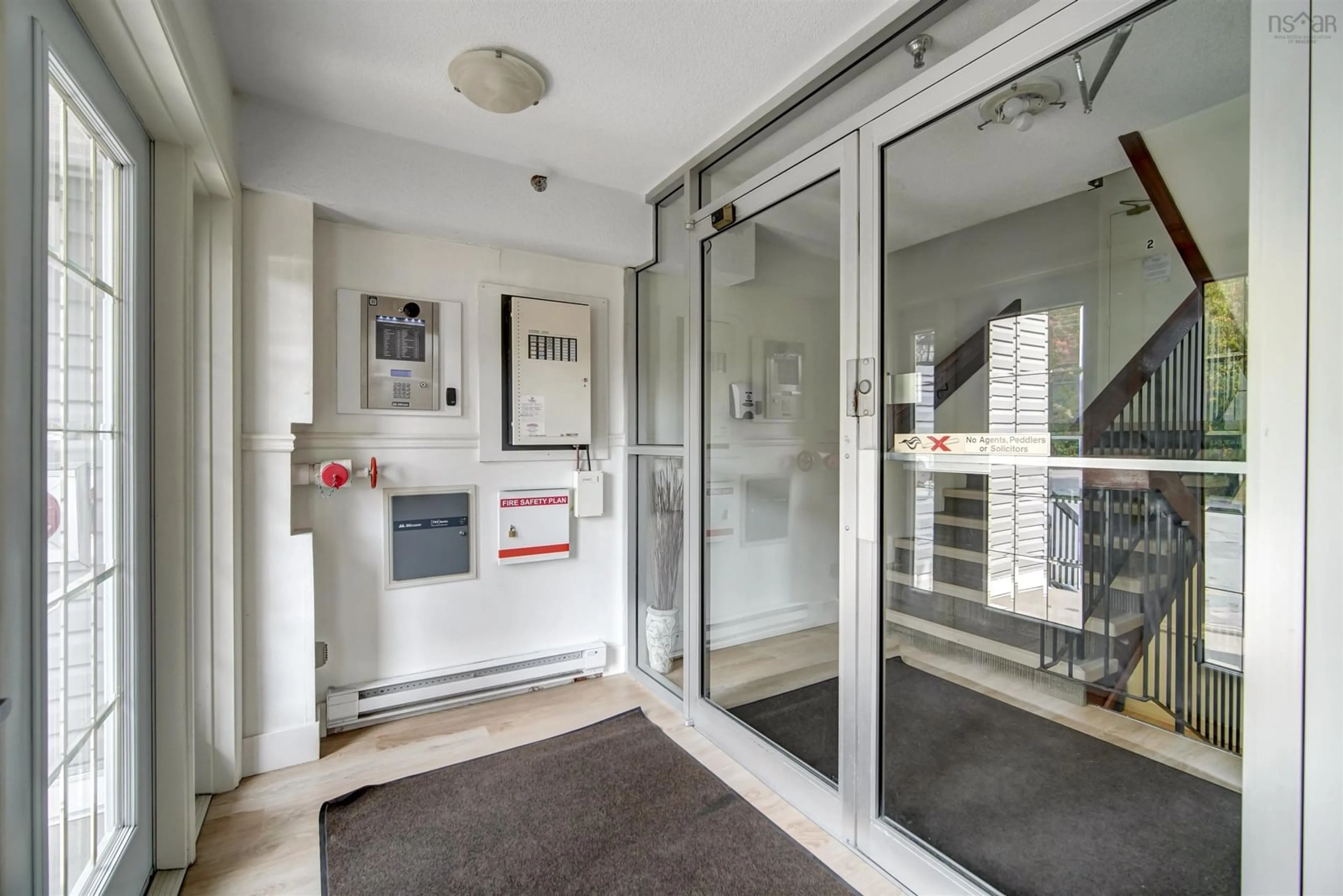 Indoor foyer for 31 River Lane #404, Bedford Nova Scotia B4A 3Y7