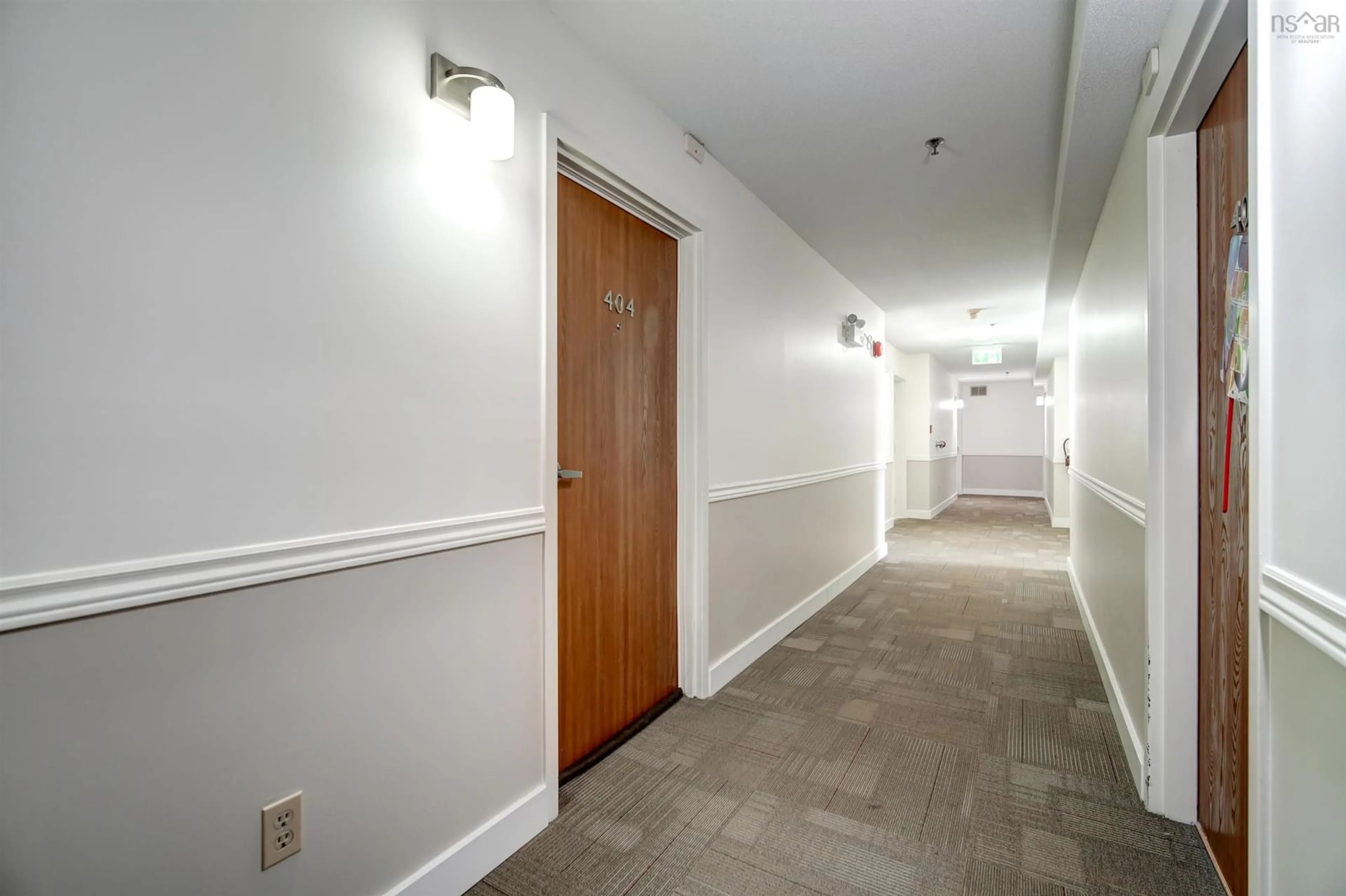 Indoor foyer for 31 River Lane #404, Bedford Nova Scotia B4A 3Y7