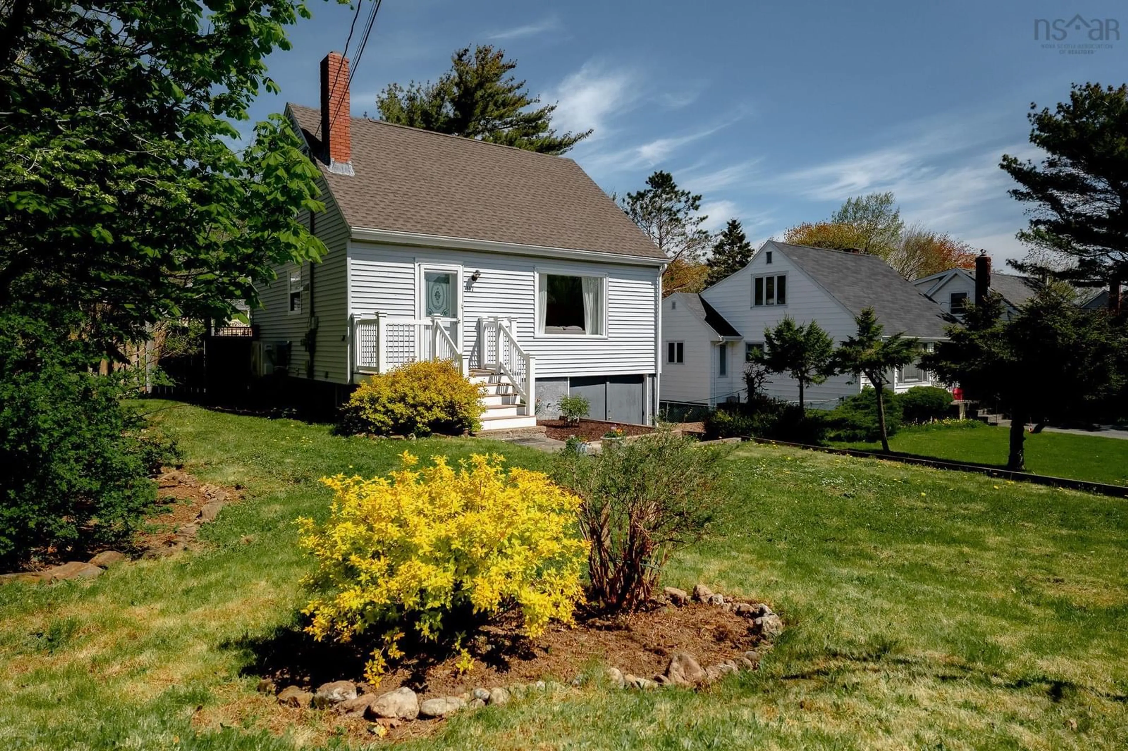 A pic from outside/outdoor area/front of a property/back of a property/a pic from drone, street for 117 Melrose Ave, Halifax Nova Scotia B3N 2E6