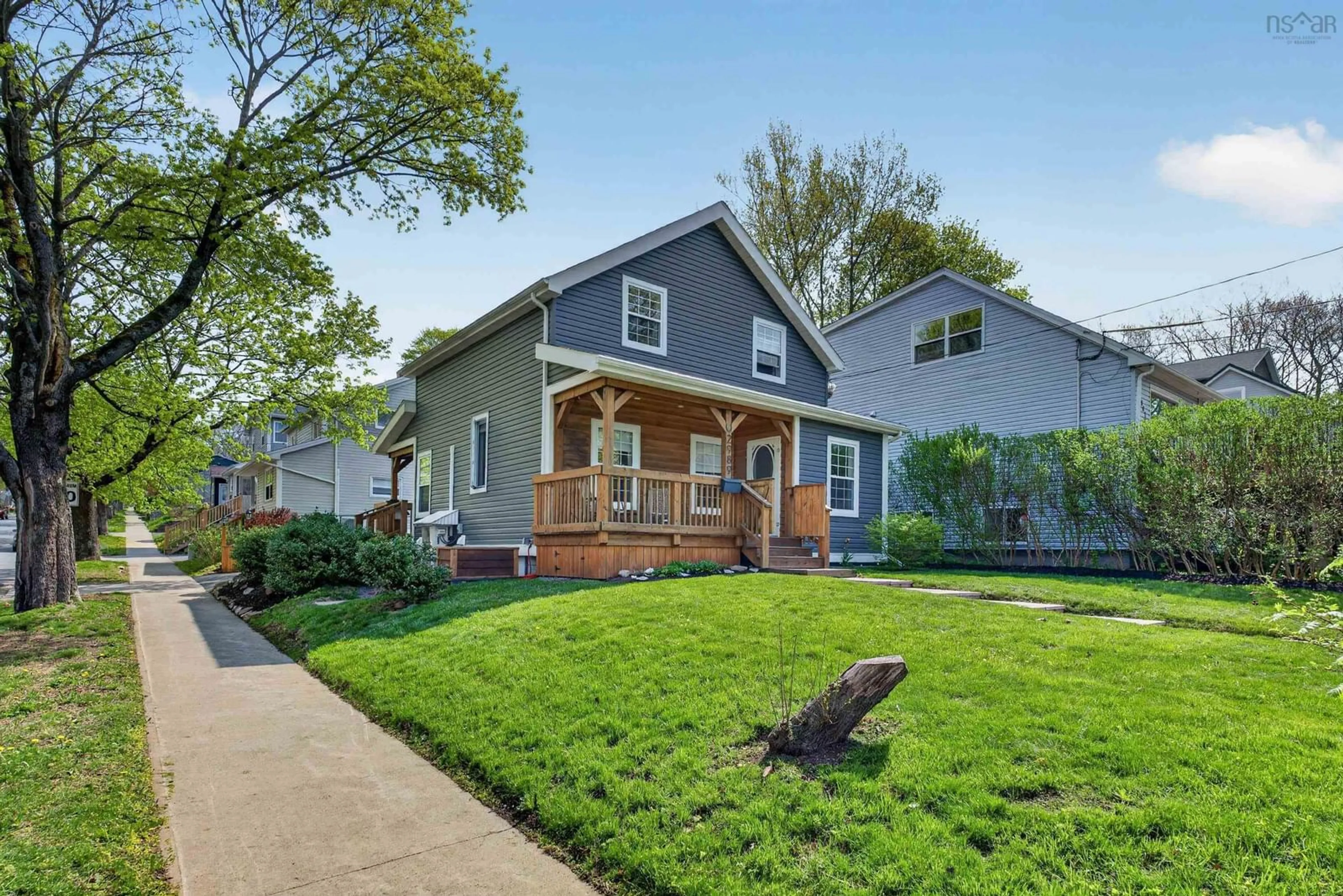 Home with vinyl exterior material, street for 2989 Connaught Ave, Halifax Nova Scotia B3L 3A5