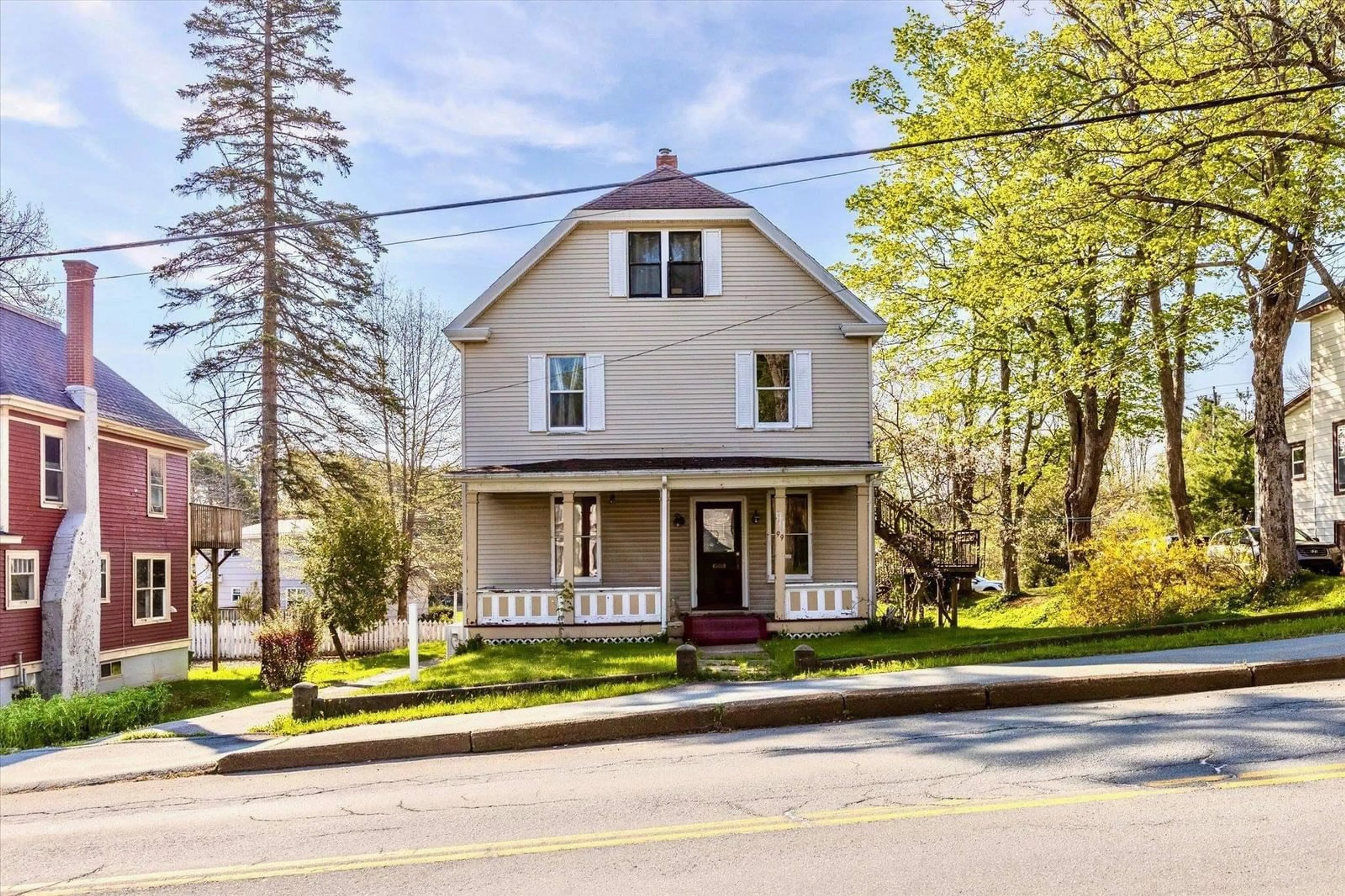 Home with vinyl exterior material, street for 99 Dufferin St, Bridgewater Nova Scotia B4V 2G4