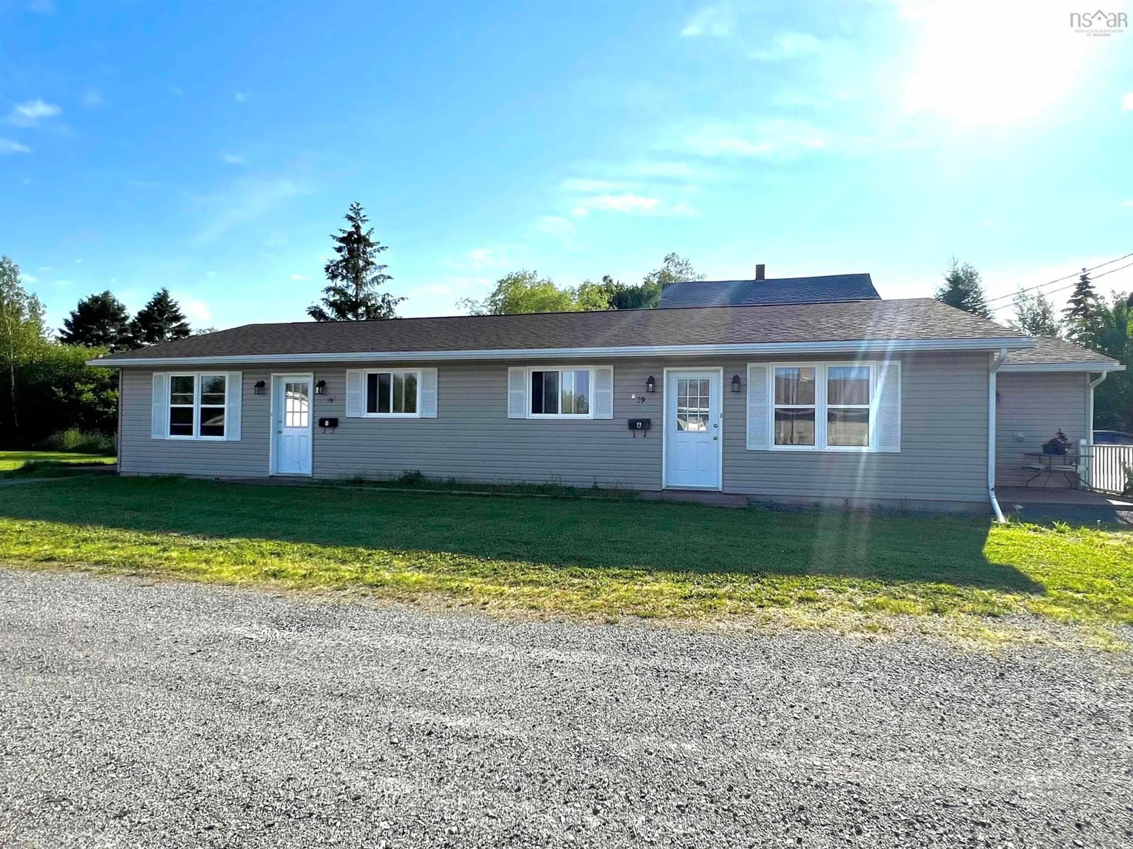 Home with vinyl exterior material, unknown for 39 Emmanuel St, Stellarton Nova Scotia B0K 1S0