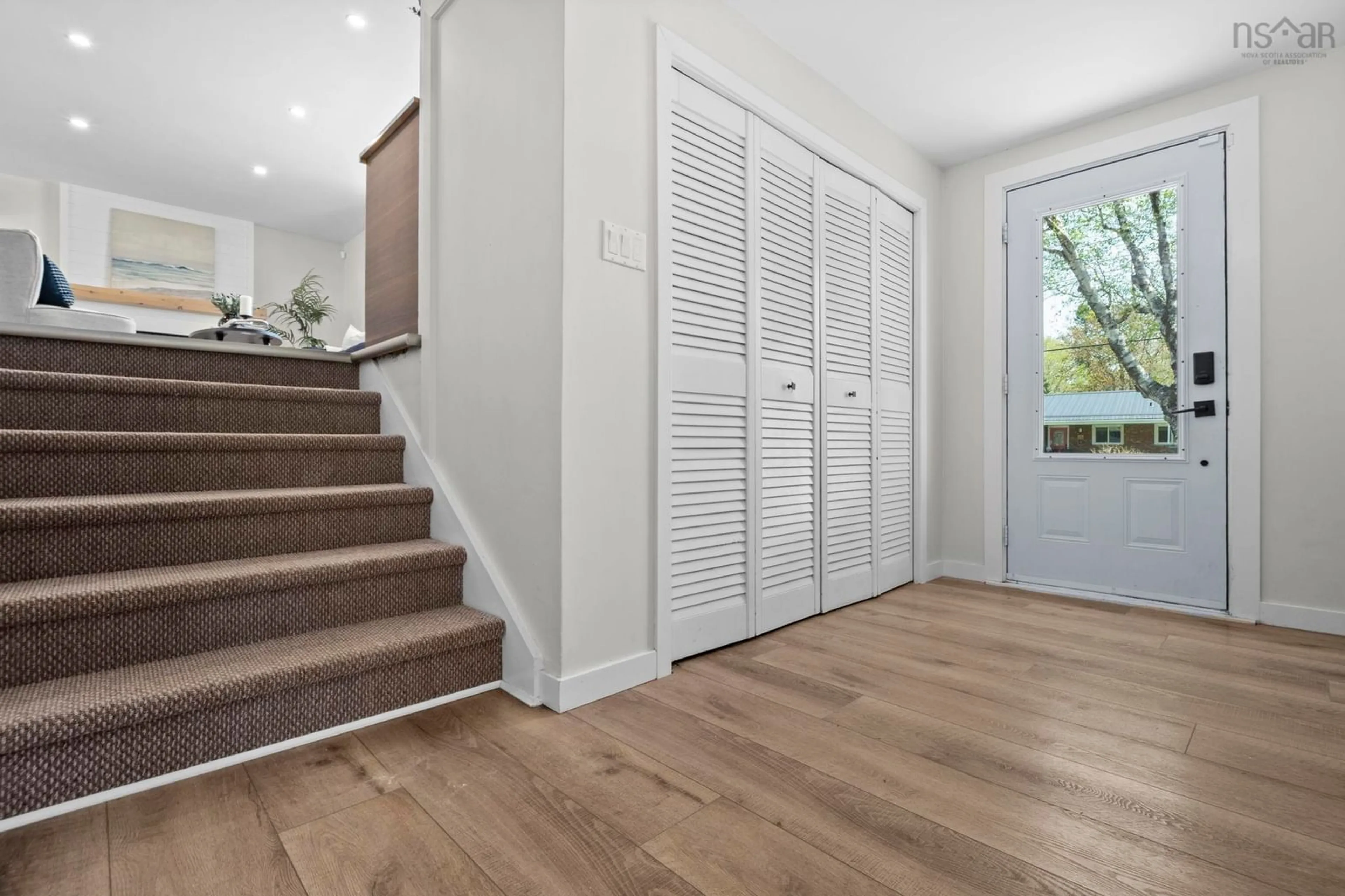 Indoor entryway for 14 & 14B Robert Allen Dr, Halifax Nova Scotia B3M 3G8