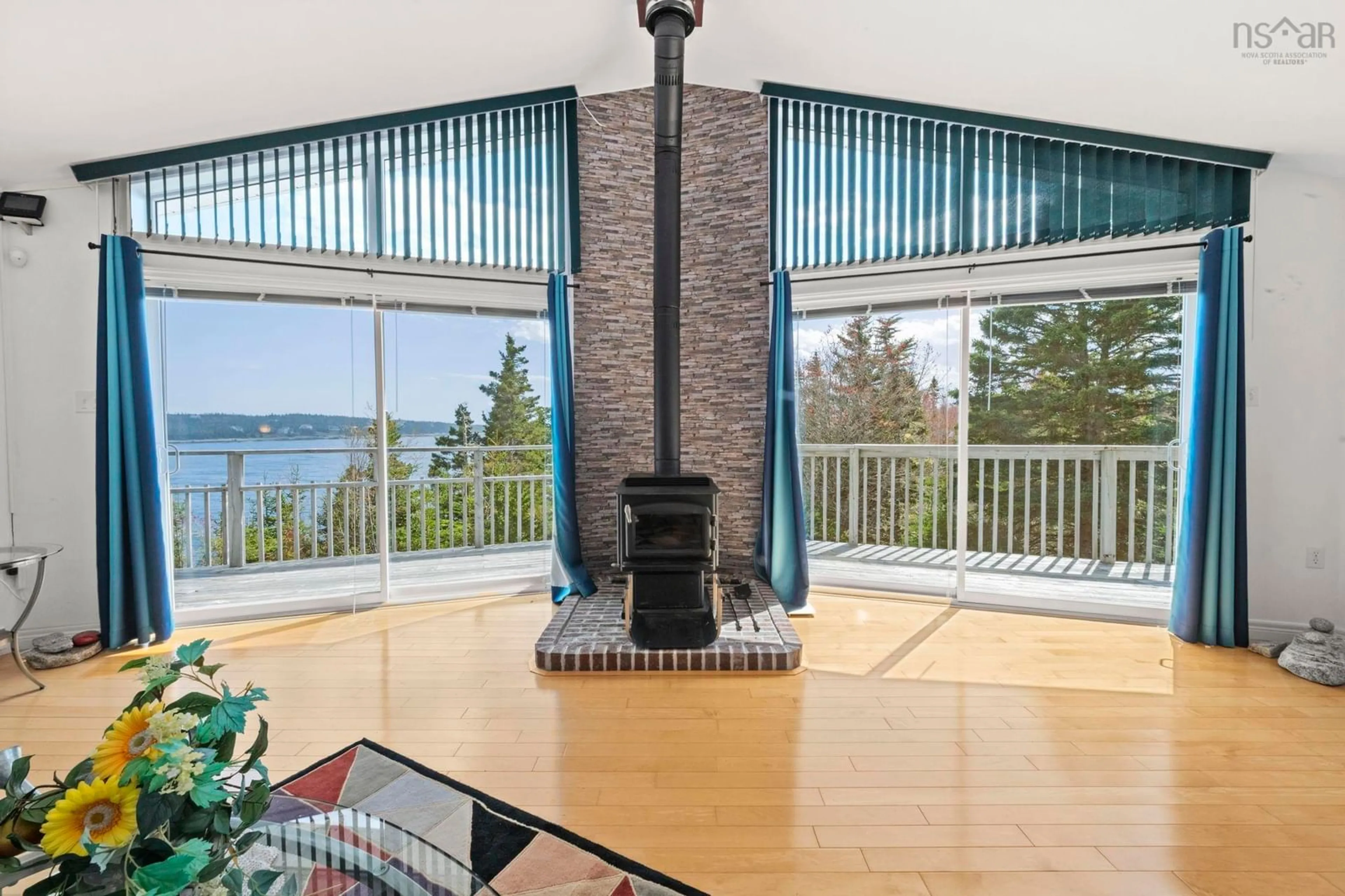 Indoor foyer for 821 Shad Point Pky, Blind Bay Nova Scotia B3Z 4C4