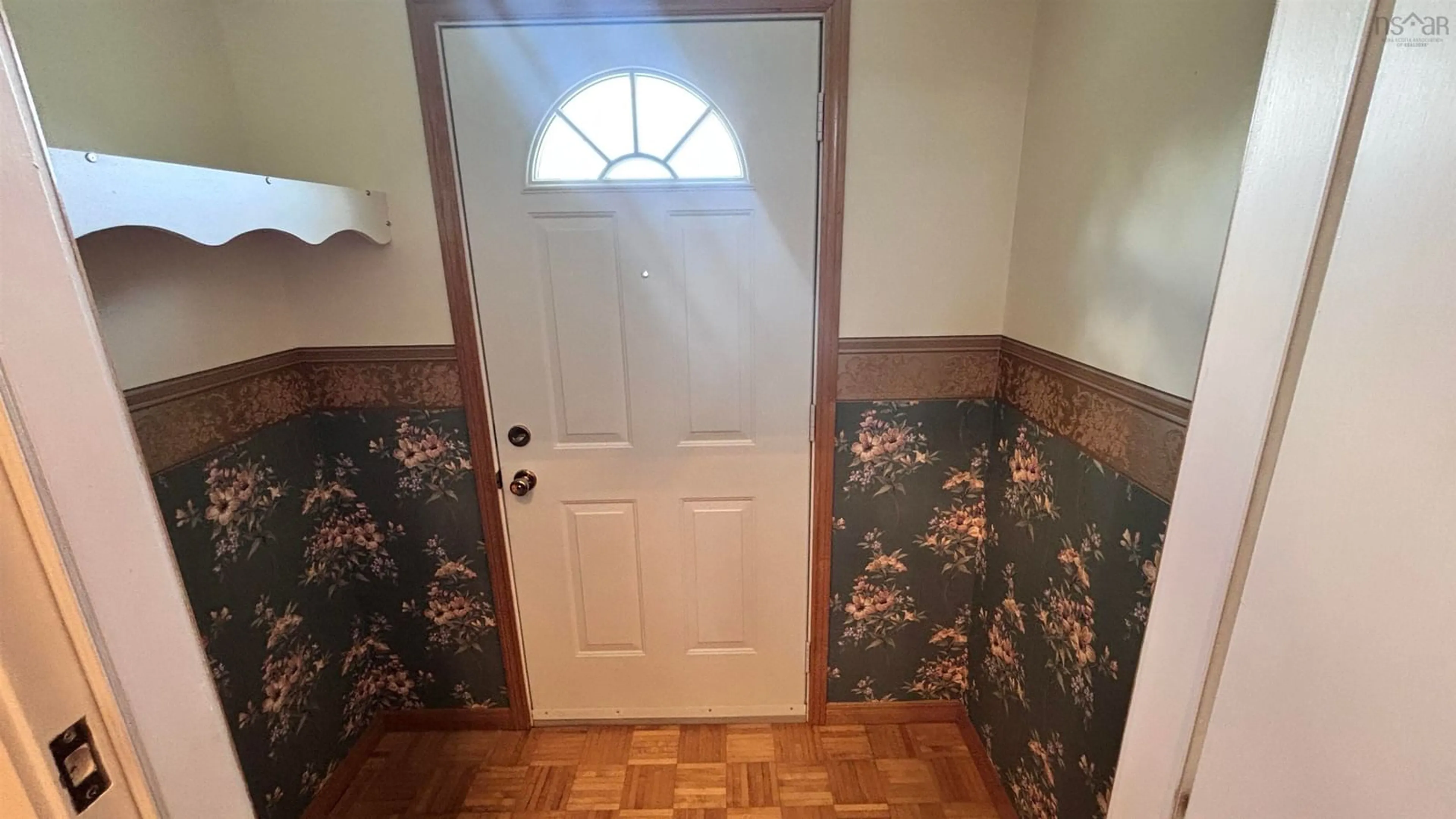 Indoor entryway for 143 Shore Rd, Masstown Nova Scotia B0M 1G0
