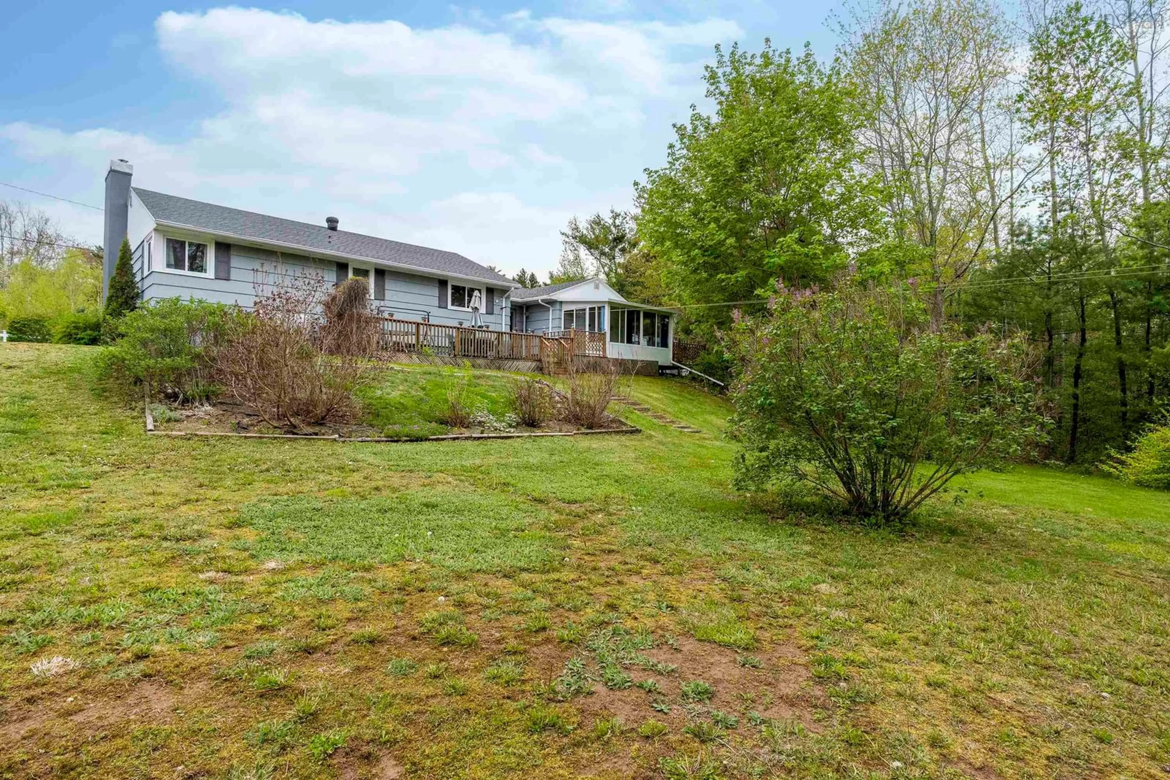 A pic from outside/outdoor area/front of a property/back of a property/a pic from drone, unknown for 2663 Lovett Rd, Coldbrook Nova Scotia B4R 1A5