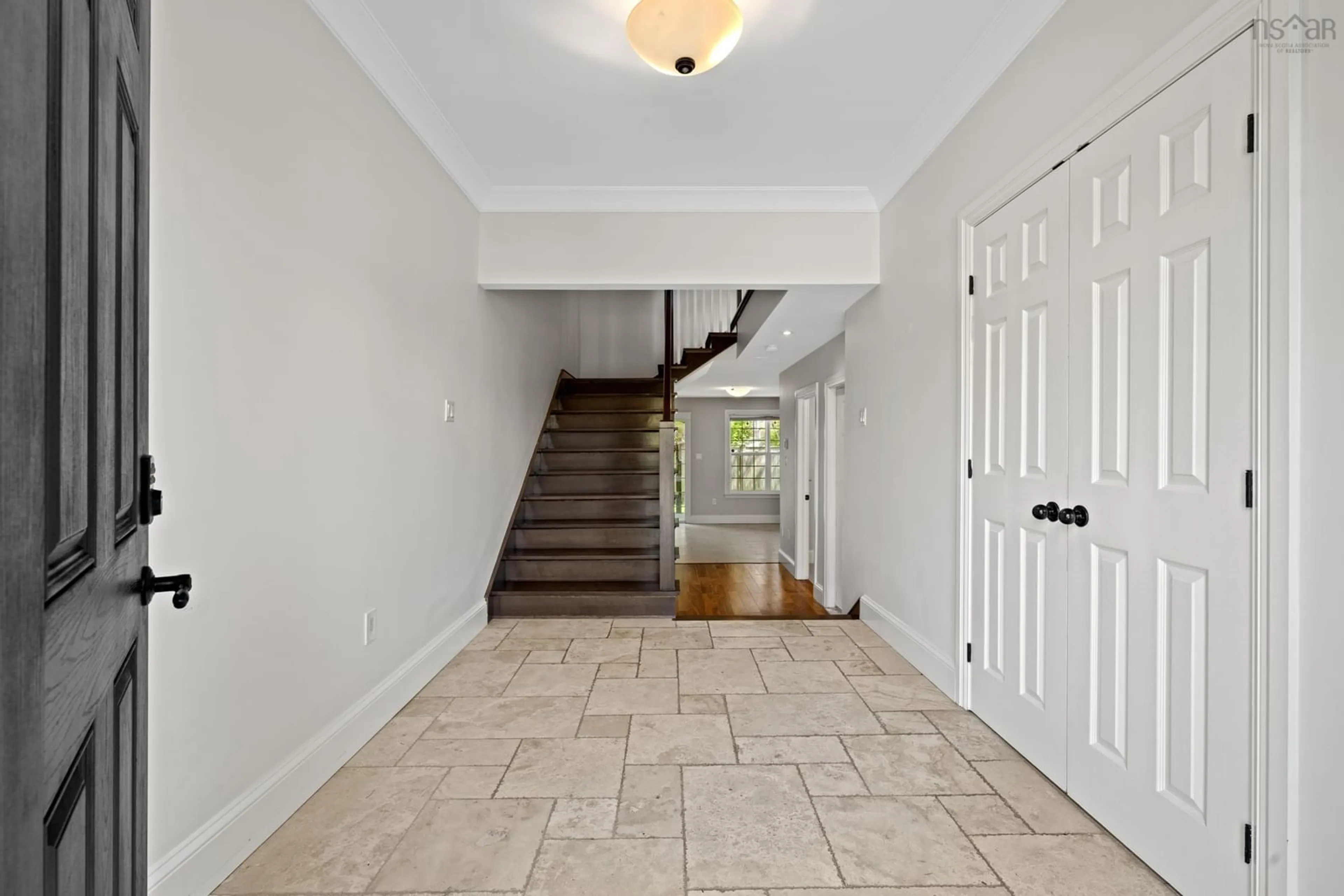 Indoor foyer for 1727 Cadmus Crt, Halifax Nova Scotia B3H 0B1