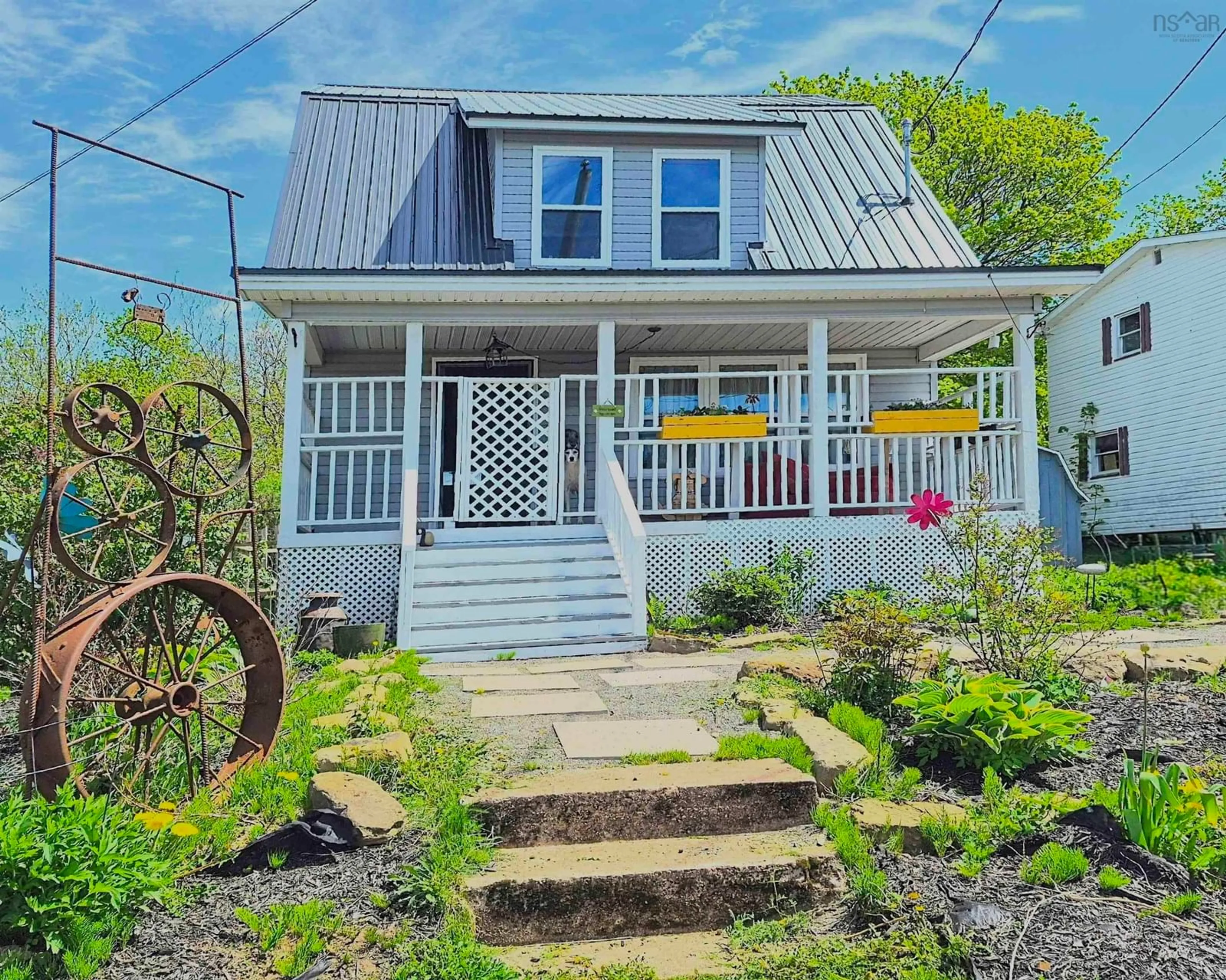 Home with vinyl exterior material, street for 7 Lorne St, Springhill Nova Scotia B0M 1X0
