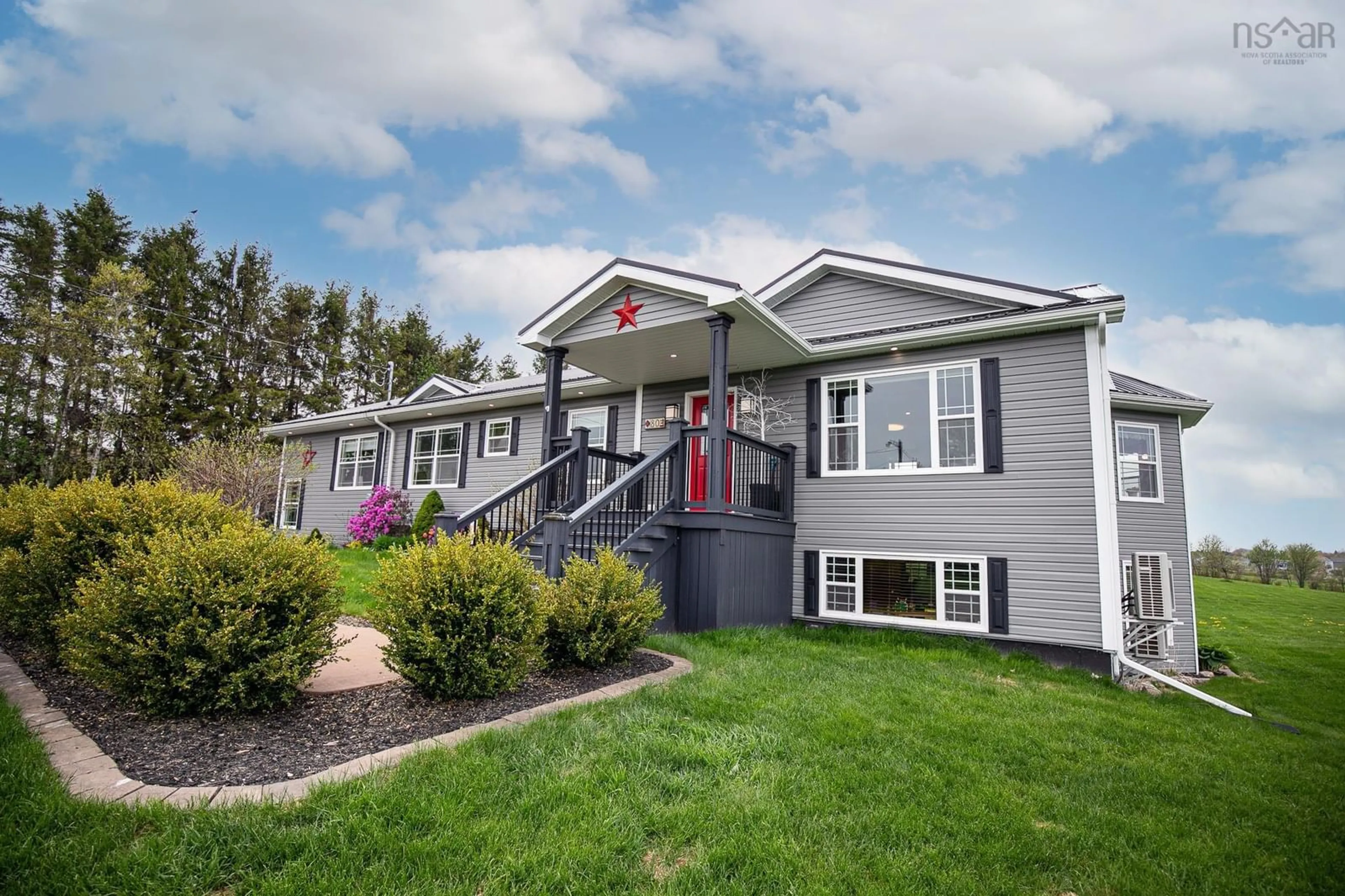 Home with vinyl exterior material, unknown for 80 Fox Ranch Rd, Amherst Nova Scotia B4H 3Y6
