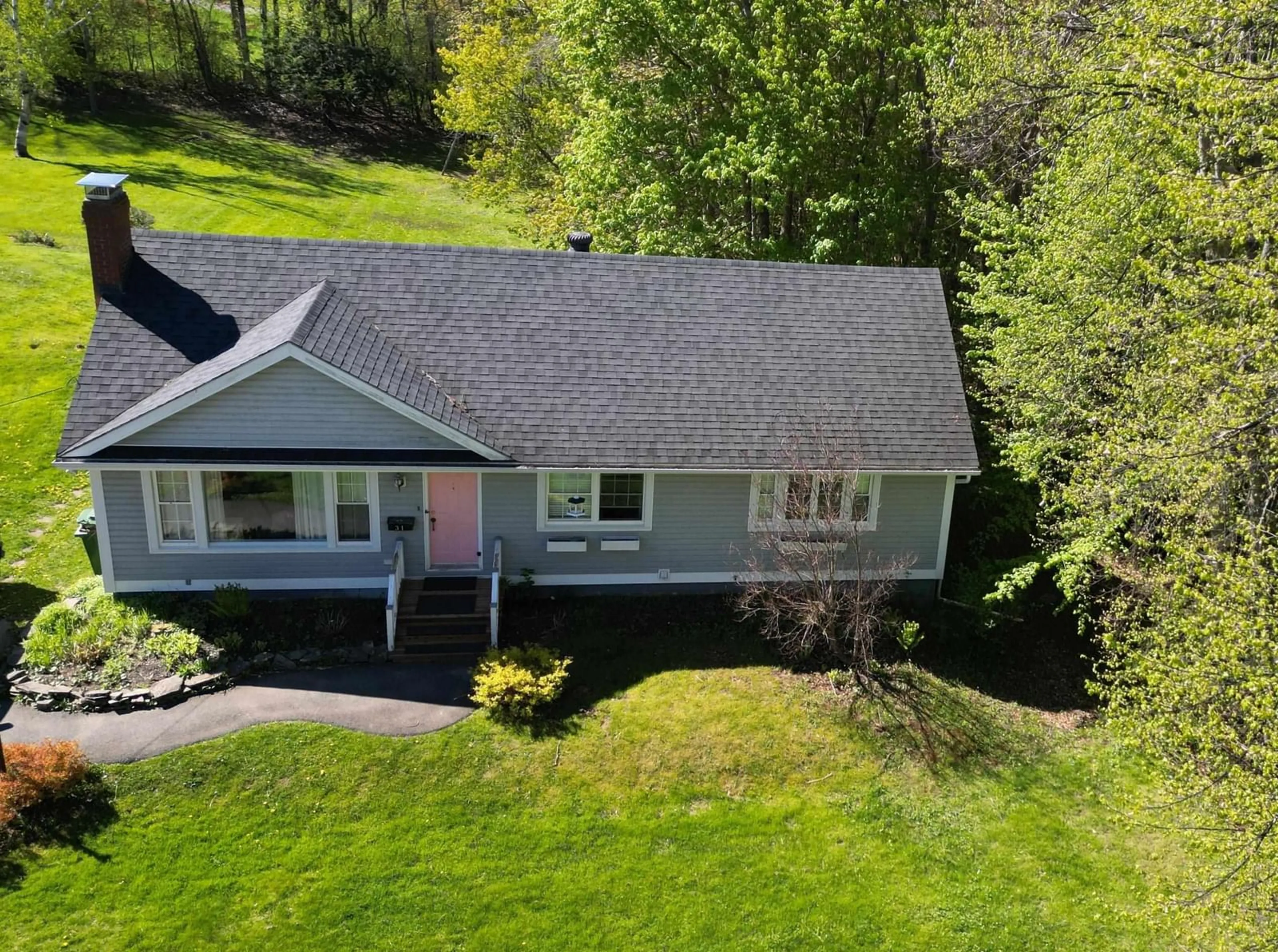 A pic from outside/outdoor area/front of a property/back of a property/a pic from drone, unknown for 31 Cottage St, Pictou Nova Scotia B0K 1H0