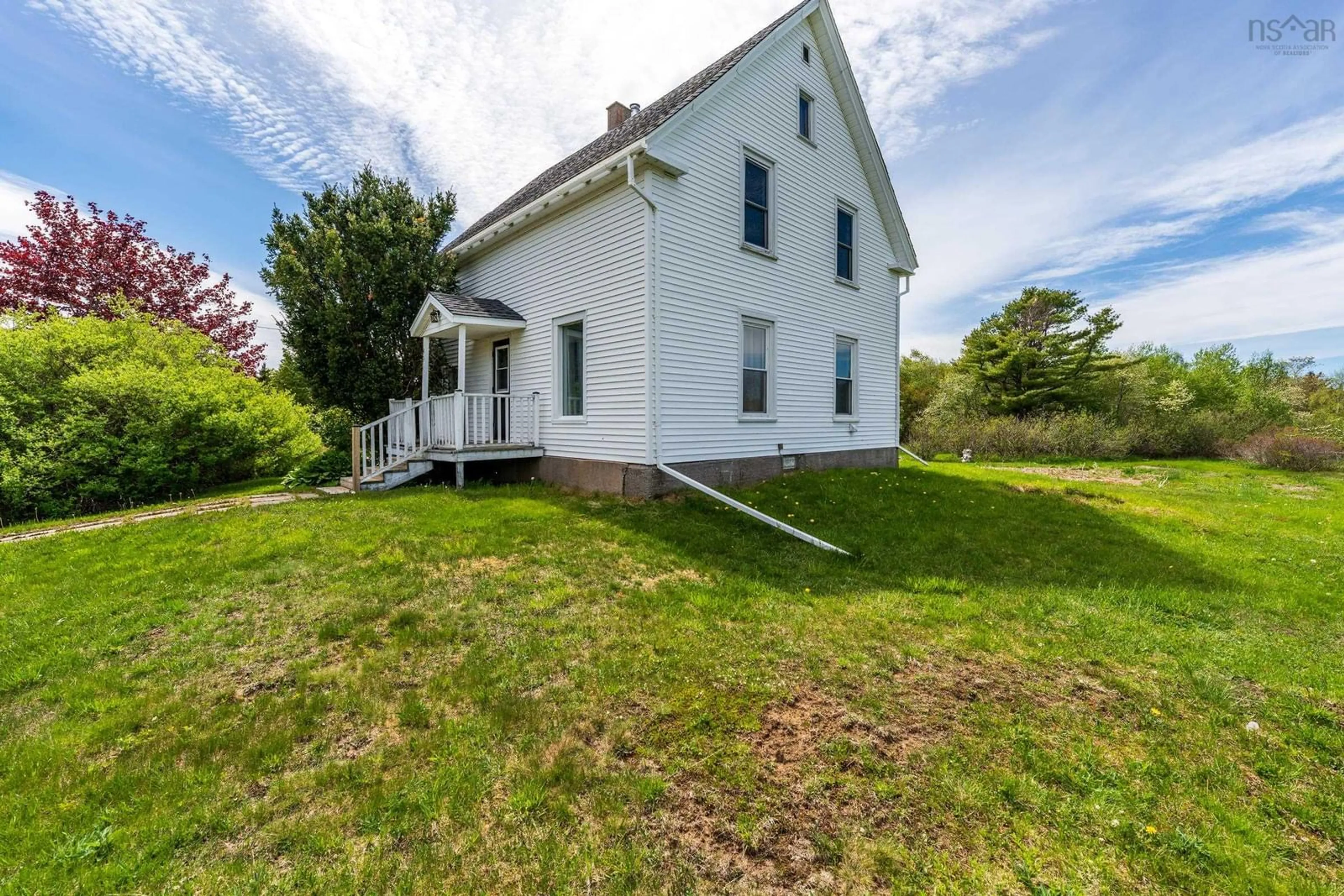 A pic from outside/outdoor area/front of a property/back of a property/a pic from drone, building for 491 New Edinburgh Rd, New Edinburgh Nova Scotia B0W 3T0