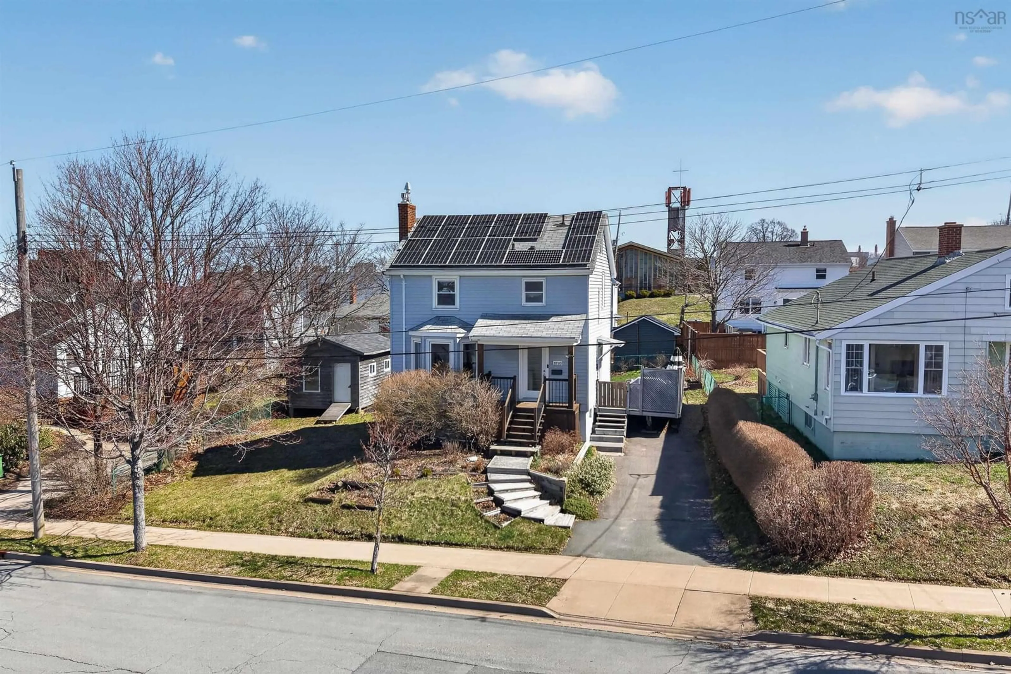A pic from outside/outdoor area/front of a property/back of a property/a pic from drone, street for 3755 High St, Halifax Peninsula Nova Scotia B3K 4Z1