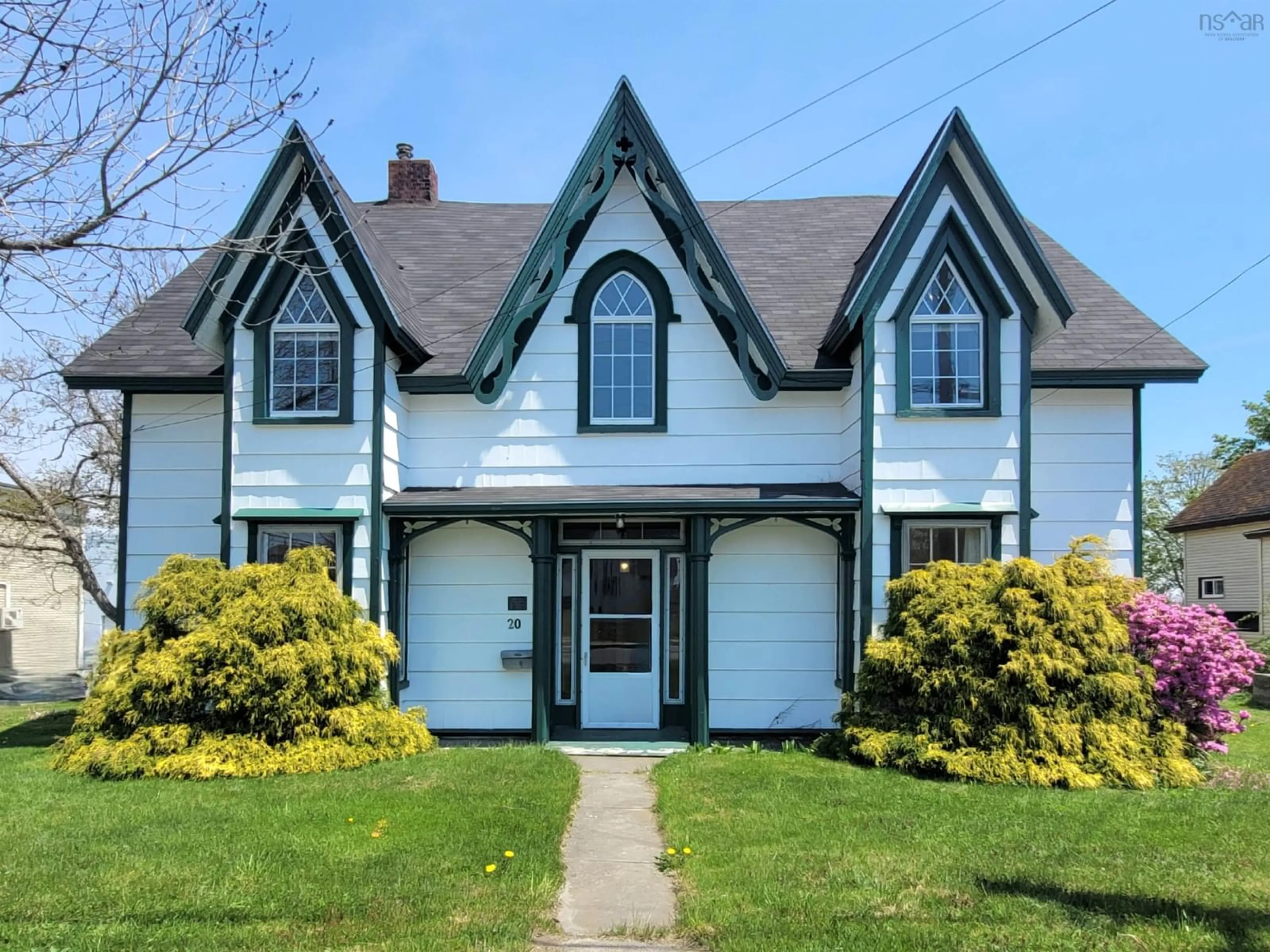 Home with vinyl exterior material, street for 20 North St, Lockeport Nova Scotia B0T 1L0