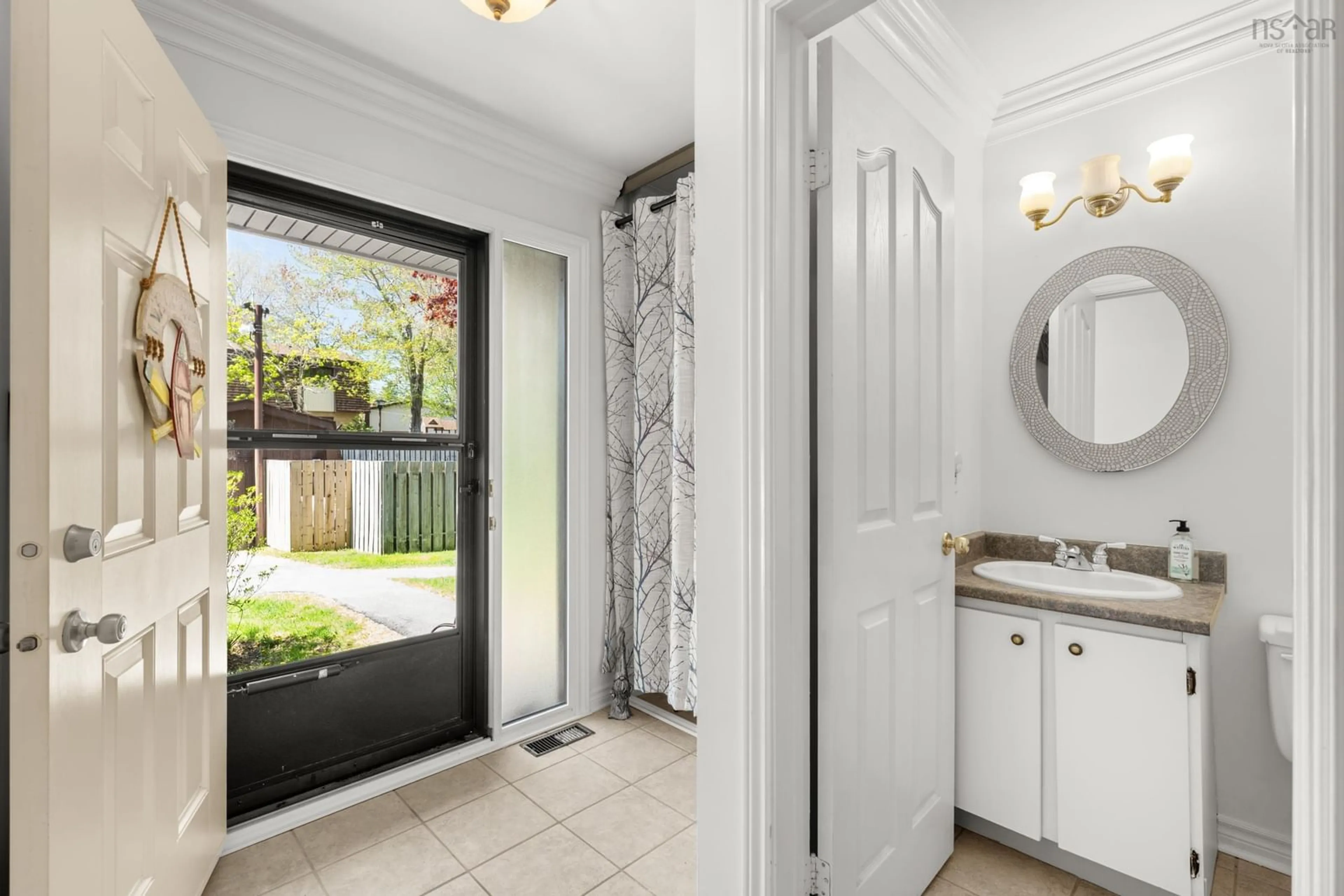 Indoor entryway for 21 Covington Way, Halifax Way, Halifax Nova Scotia B3M 3H1