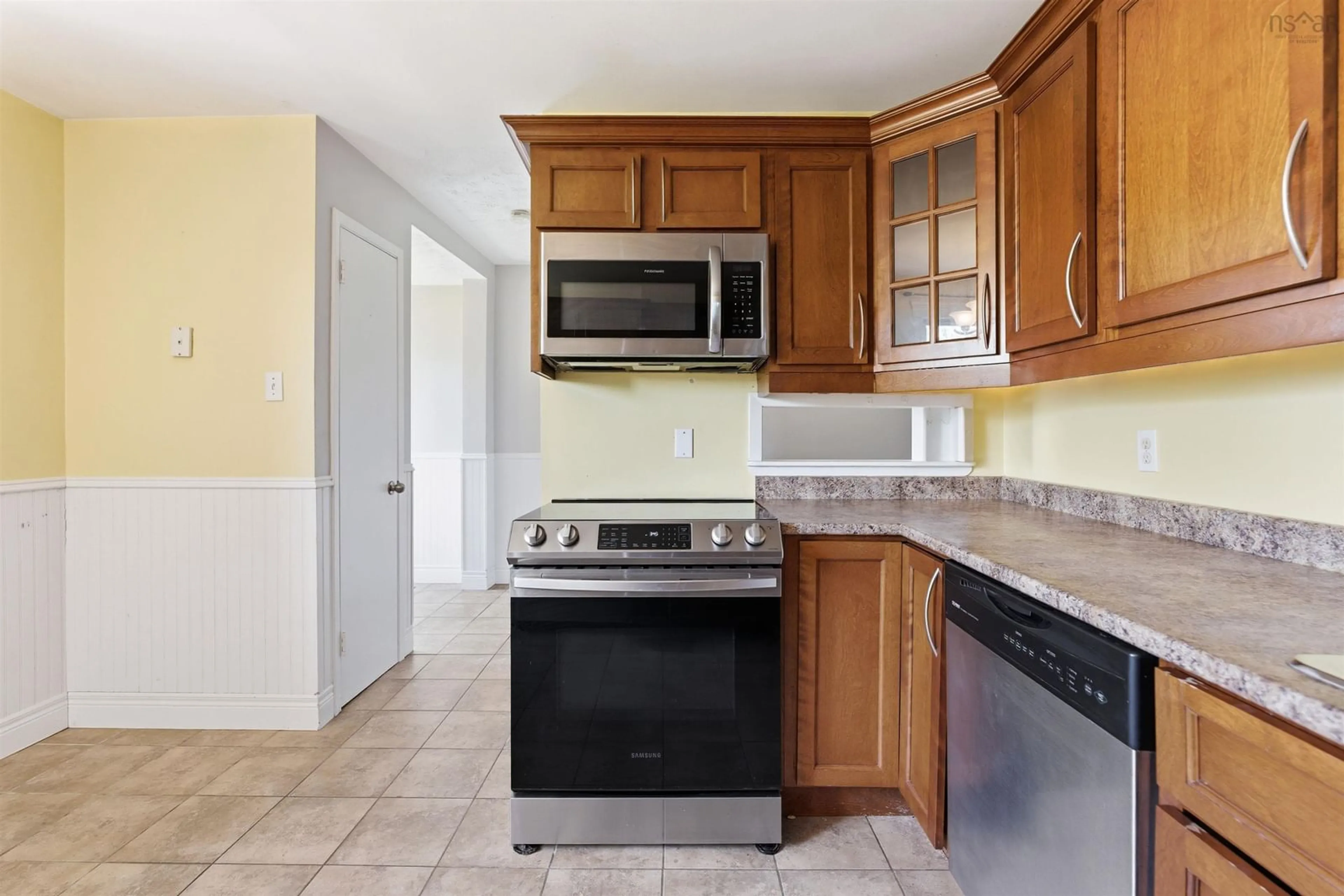 Standard kitchen, ceramic/tile floor for 12 Aberdeen Crt, Dartmouth Nova Scotia B2X 1K4