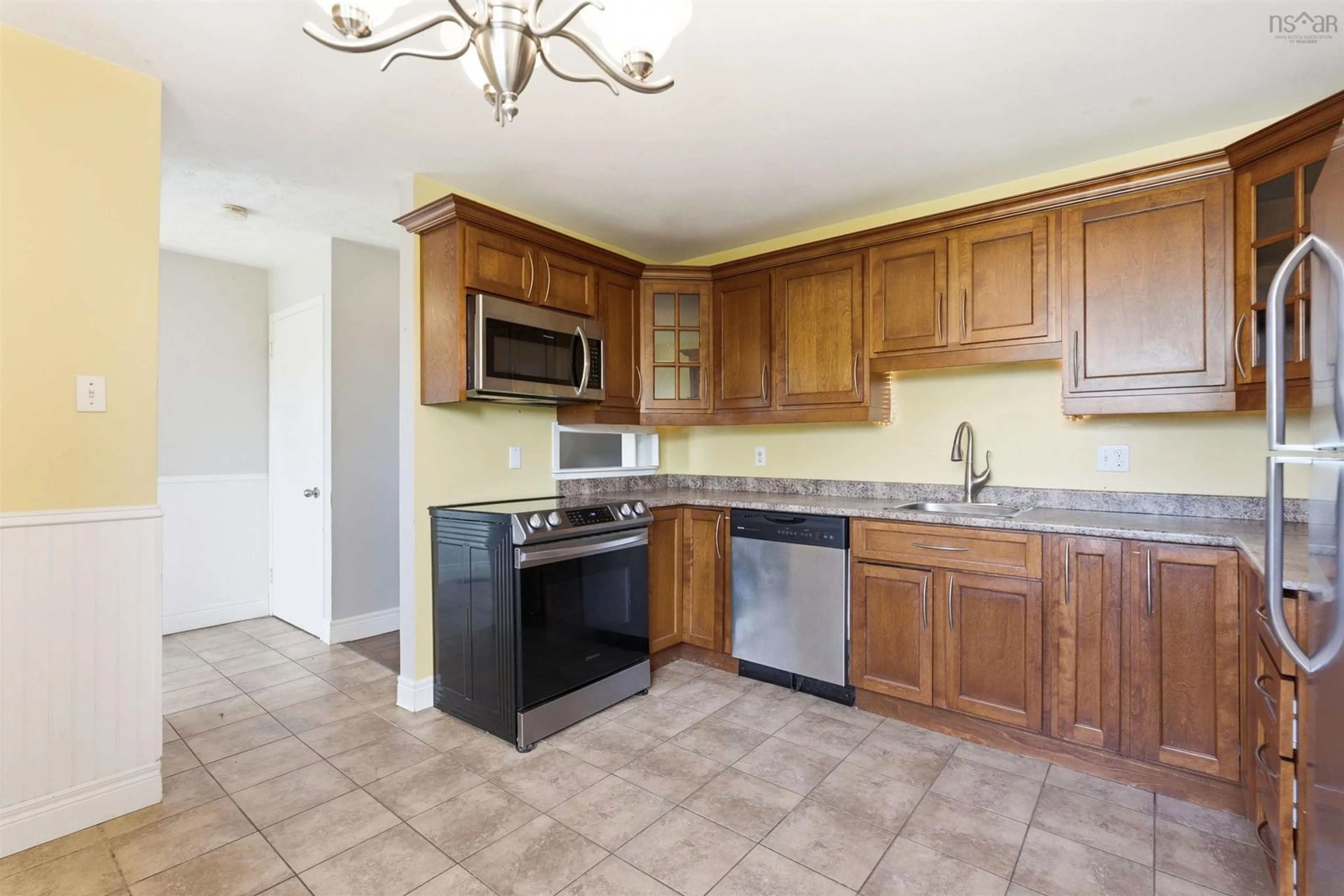 Standard kitchen, ceramic/tile floor for 12 Aberdeen Crt, Dartmouth Nova Scotia B2X 1K4