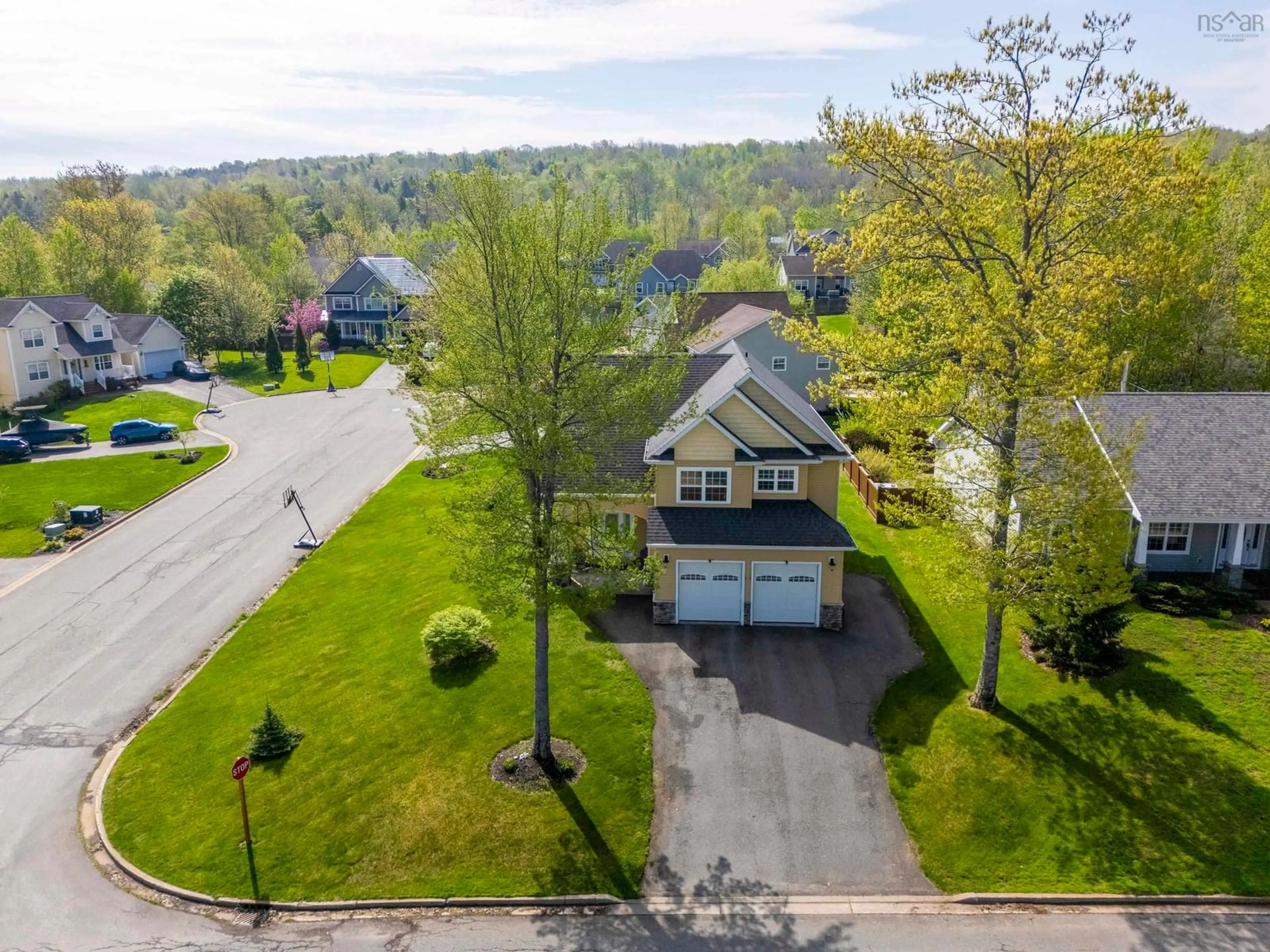 A pic from outside/outdoor area/front of a property/back of a property/a pic from drone, street for 95 Macdonald Park Rd, Kentville Nova Scotia B4N 5G6