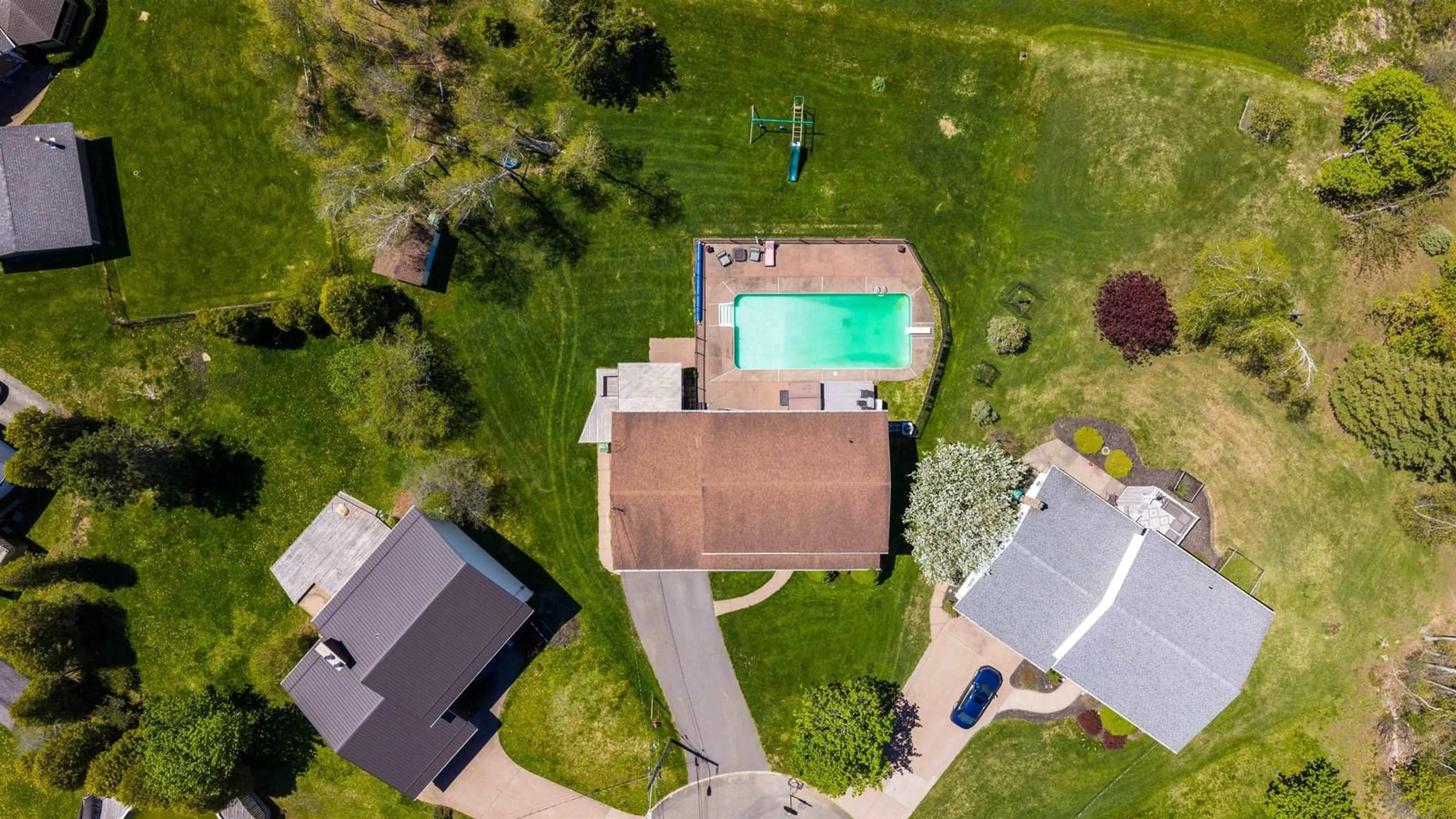 A pic from outside/outdoor area/front of a property/back of a property/a pic from drone, unknown for 26 Carmichael Crt, New Glasgow Nova Scotia B2H 5T2