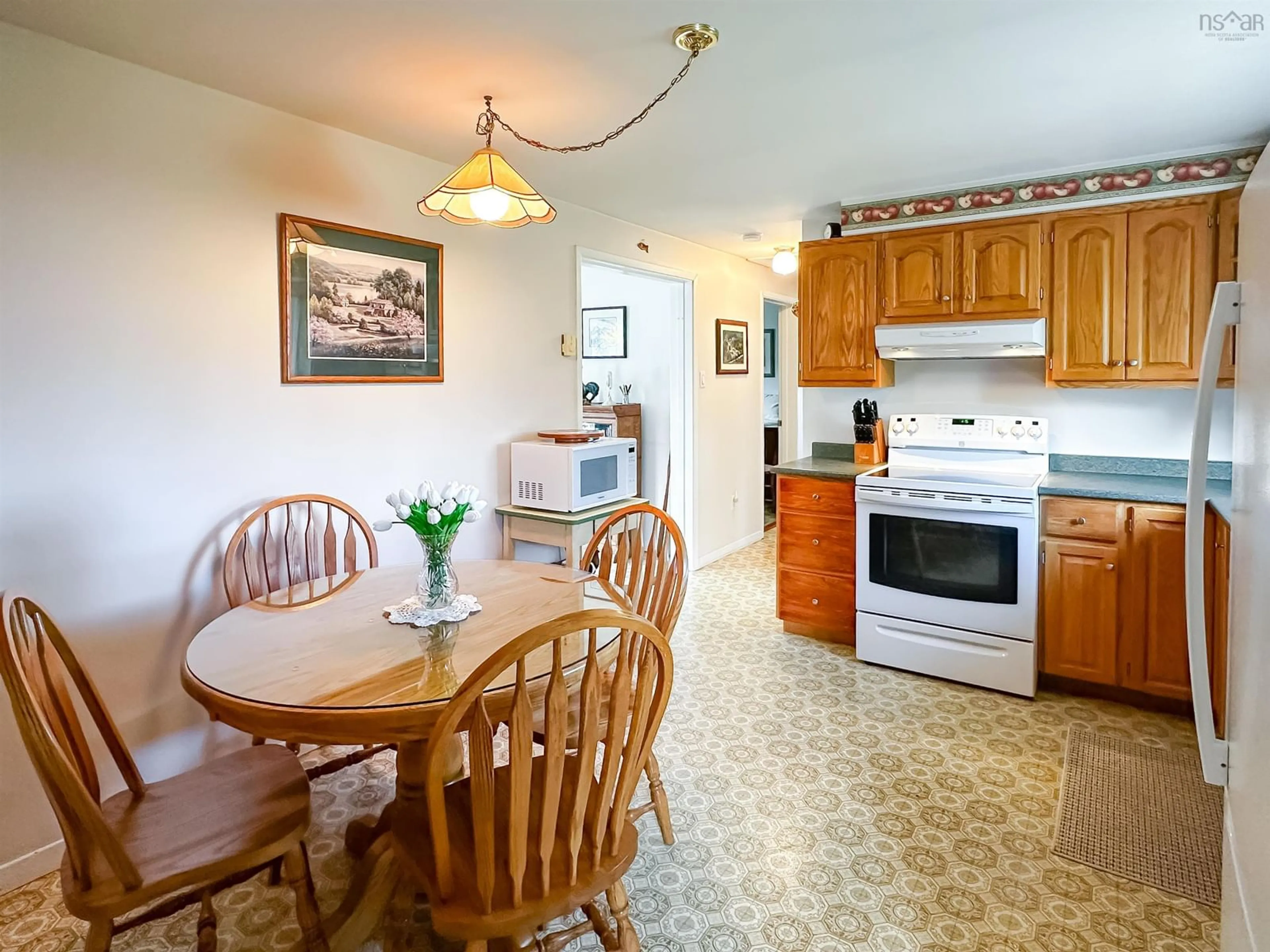 Standard kitchen, ceramic/tile floor for 1005 West Halls Harbour Rd, Halls Harbour Nova Scotia B0P 1J0