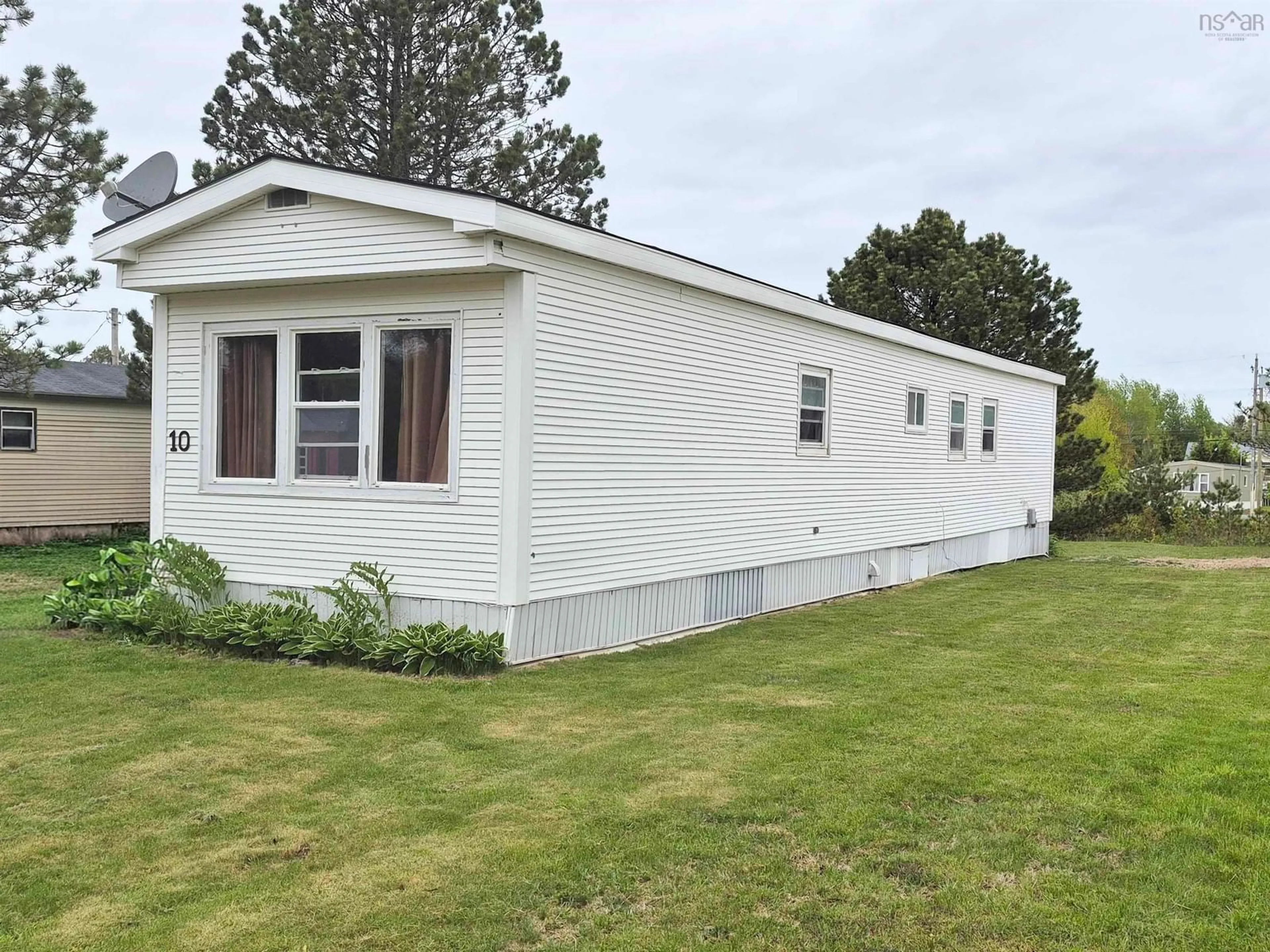 Home with vinyl exterior material, building for 10 Bayview Dr, Amherst Nova Scotia B4H 4E7