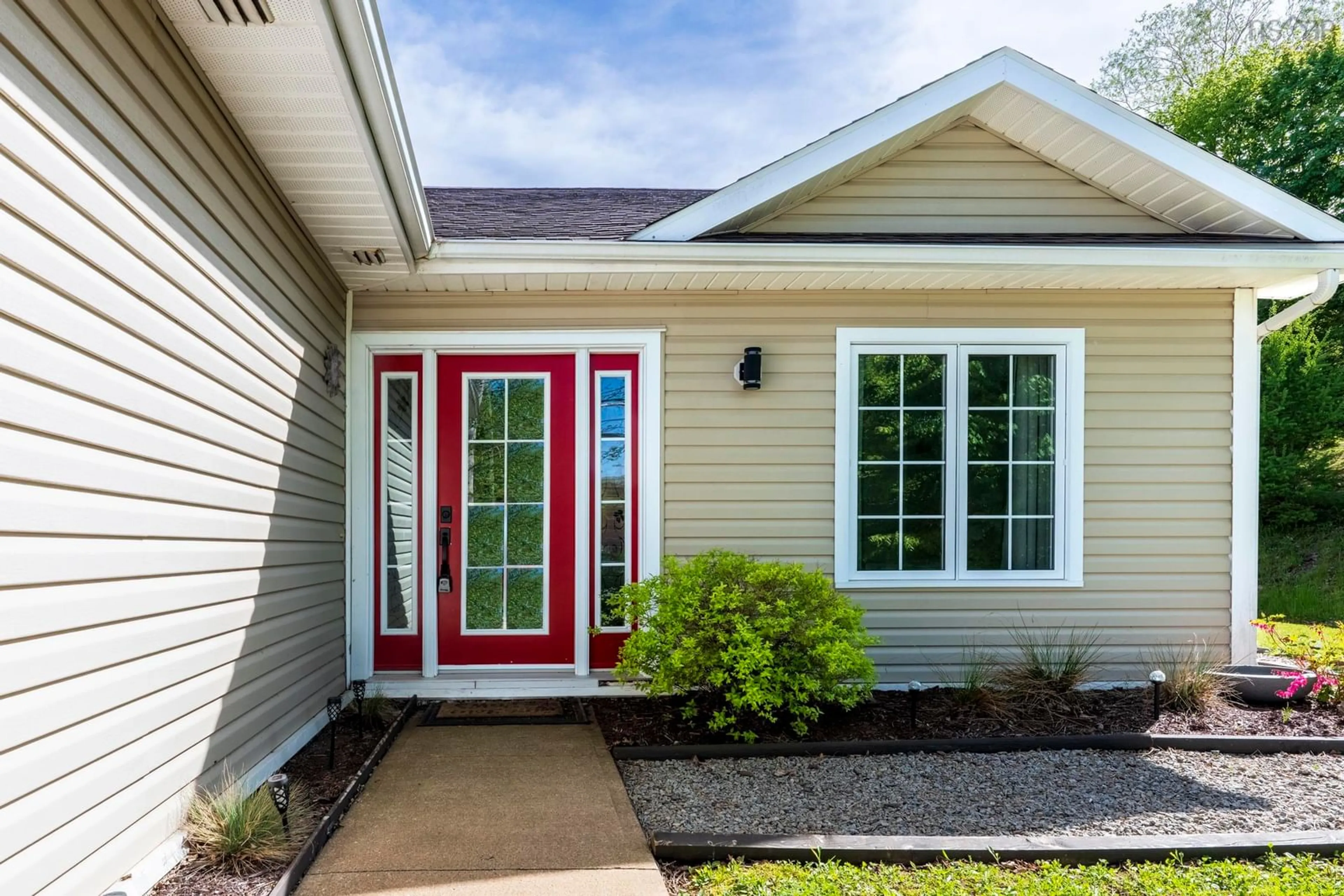 Home with vinyl exterior material, street for 277 Victoria Rd, Lunenburg Nova Scotia B0J 2C0