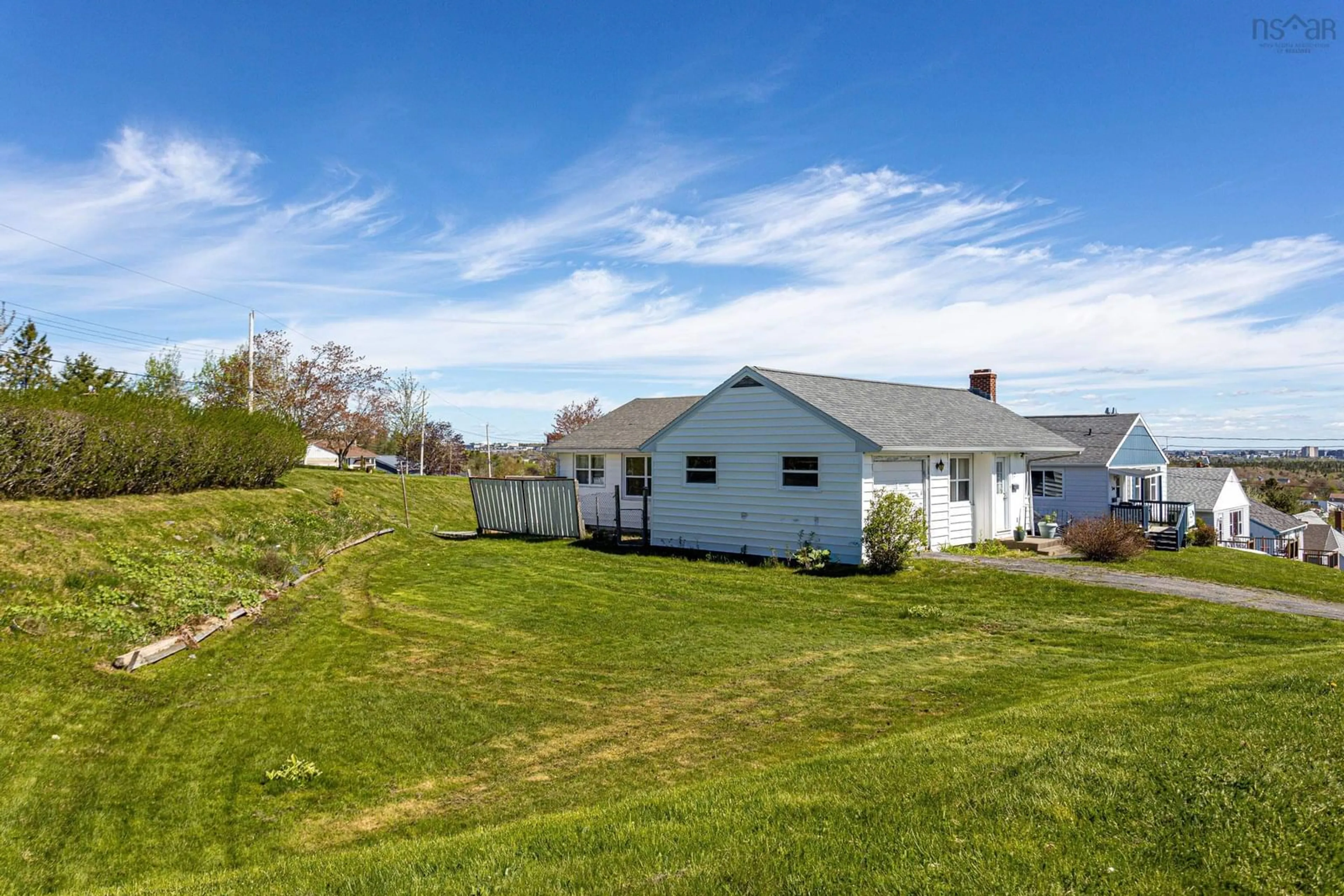 A pic from outside/outdoor area/front of a property/back of a property/a pic from drone, water/lake/river/ocean view for 32 Arvida Ave, Halifax Nova Scotia B3R 1K6