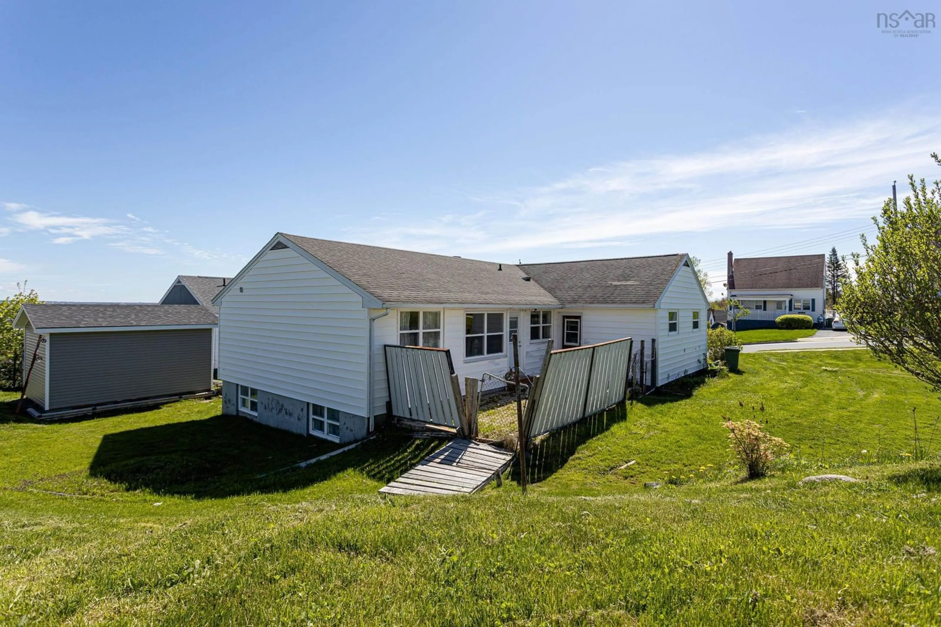 A pic from outside/outdoor area/front of a property/back of a property/a pic from drone, unknown for 32 Arvida Ave, Halifax Nova Scotia B3R 1K6