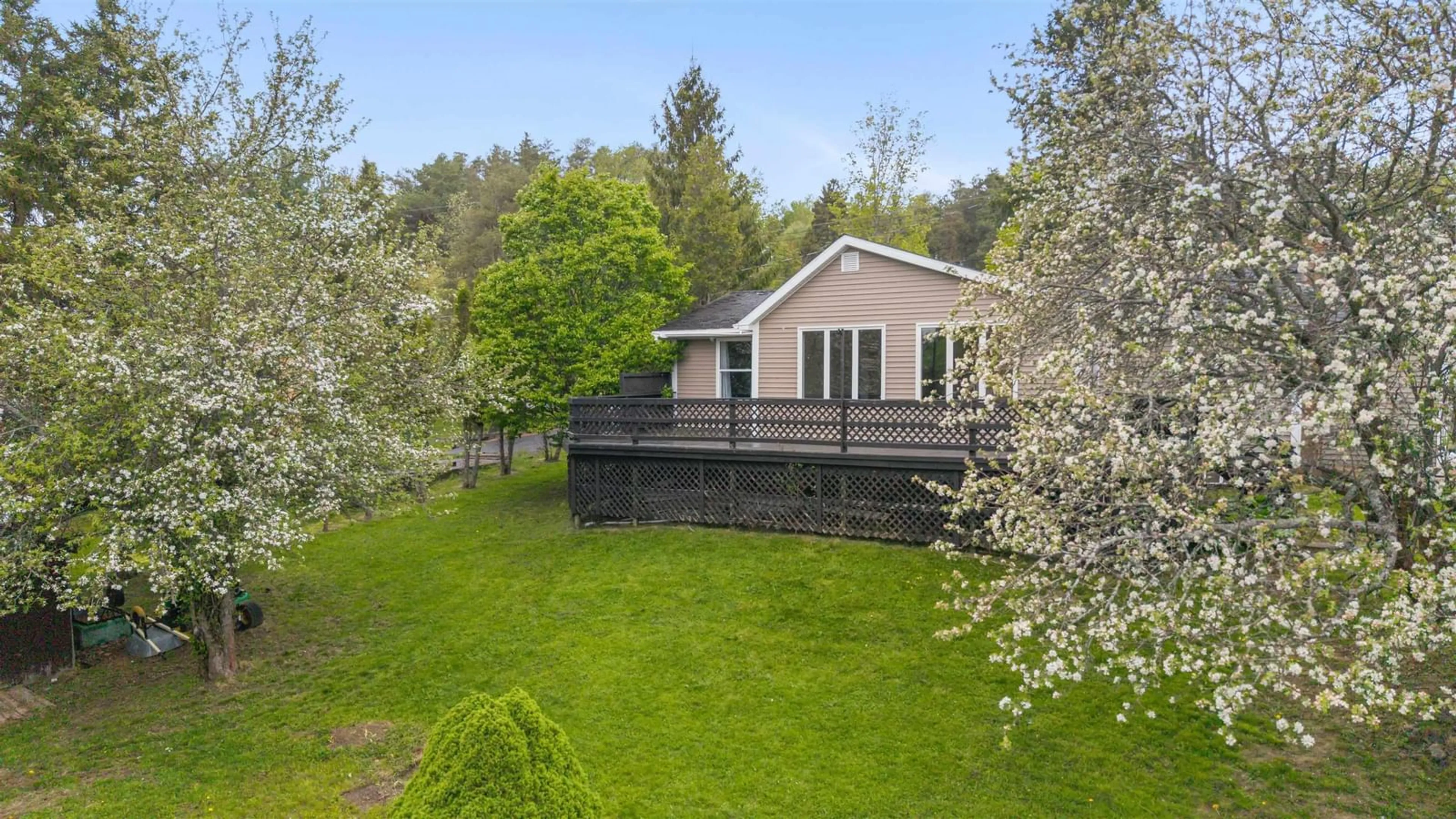 A pic from outside/outdoor area/front of a property/back of a property/a pic from drone, water/lake/river/ocean view for 693 Lorne St, New Glasgow Nova Scotia B2H 4L5