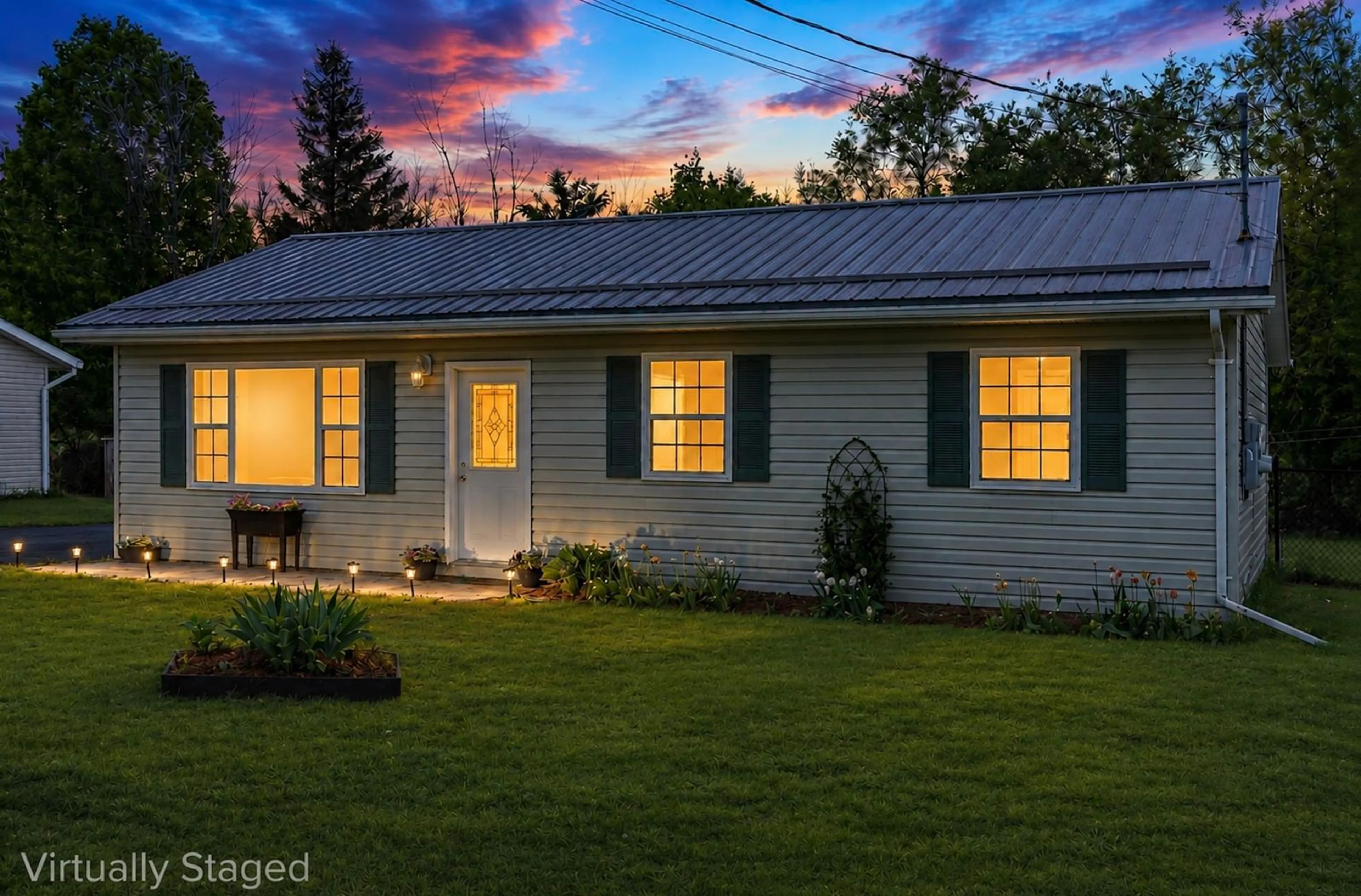 Home with vinyl exterior material, street for 9039 10 Hwy, Nictaux Nova Scotia B0S 1P0