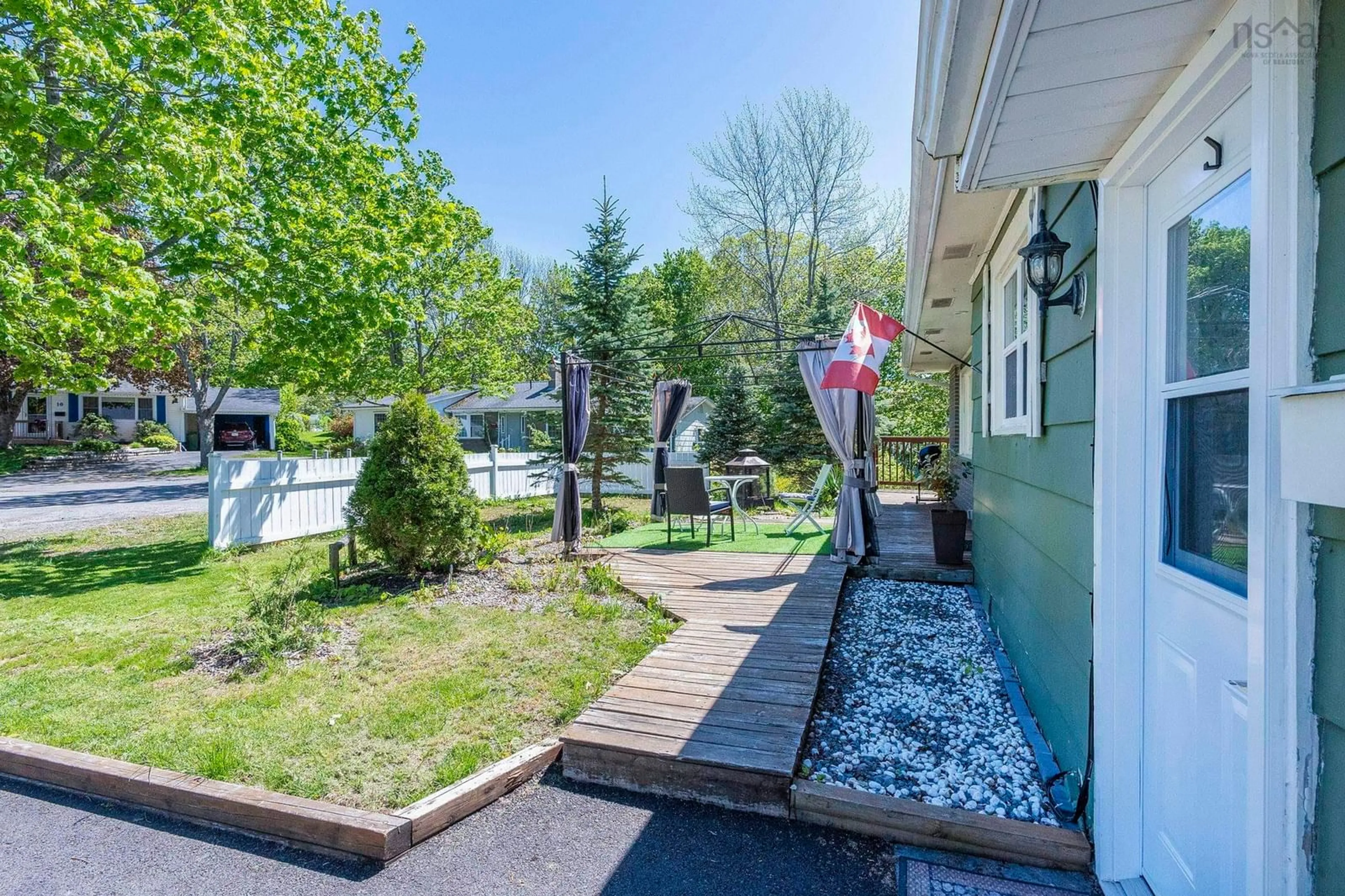 Patio, street for 15 Maxwell Pl, Kentville Nova Scotia B4N 1A4