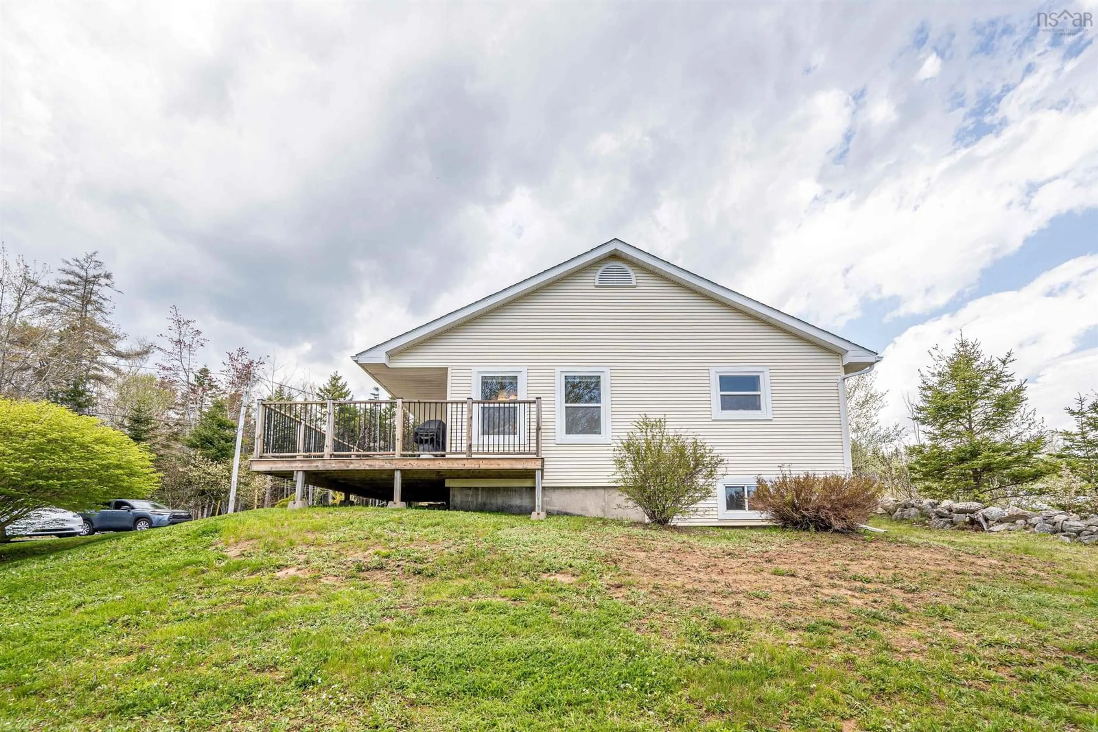 Home with vinyl exterior material, unknown for 6867 St Margarets Bay Rd, Boutiliers Point Nova Scotia B3Z 1W5