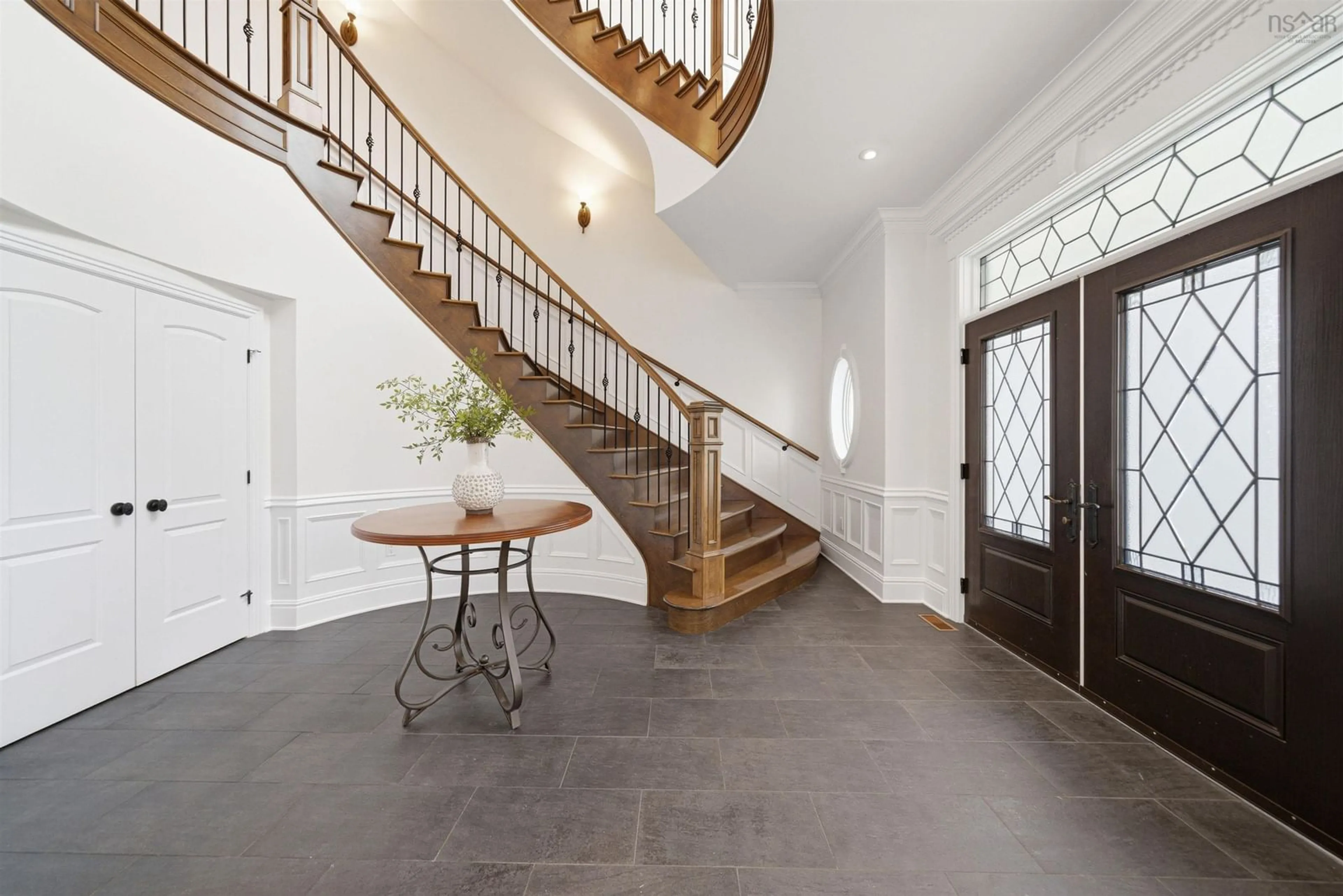 Indoor entryway for 955 Winwick Rd, Halifax Nova Scotia B3H 4L5