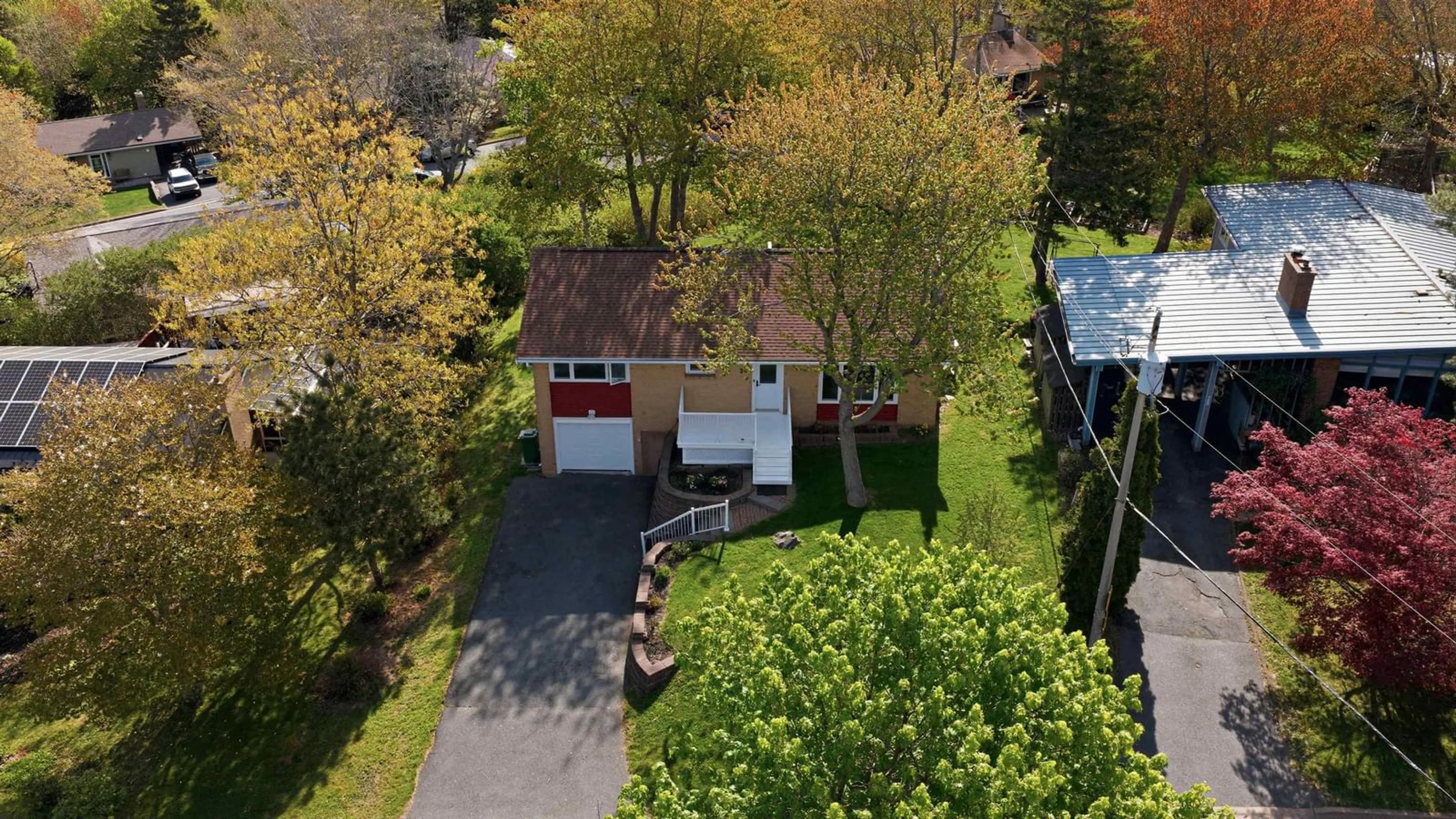 A pic from outside/outdoor area/front of a property/back of a property/a pic from drone, street for 26 Gateway Rd, Halifax Nova Scotia B3M 1M8
