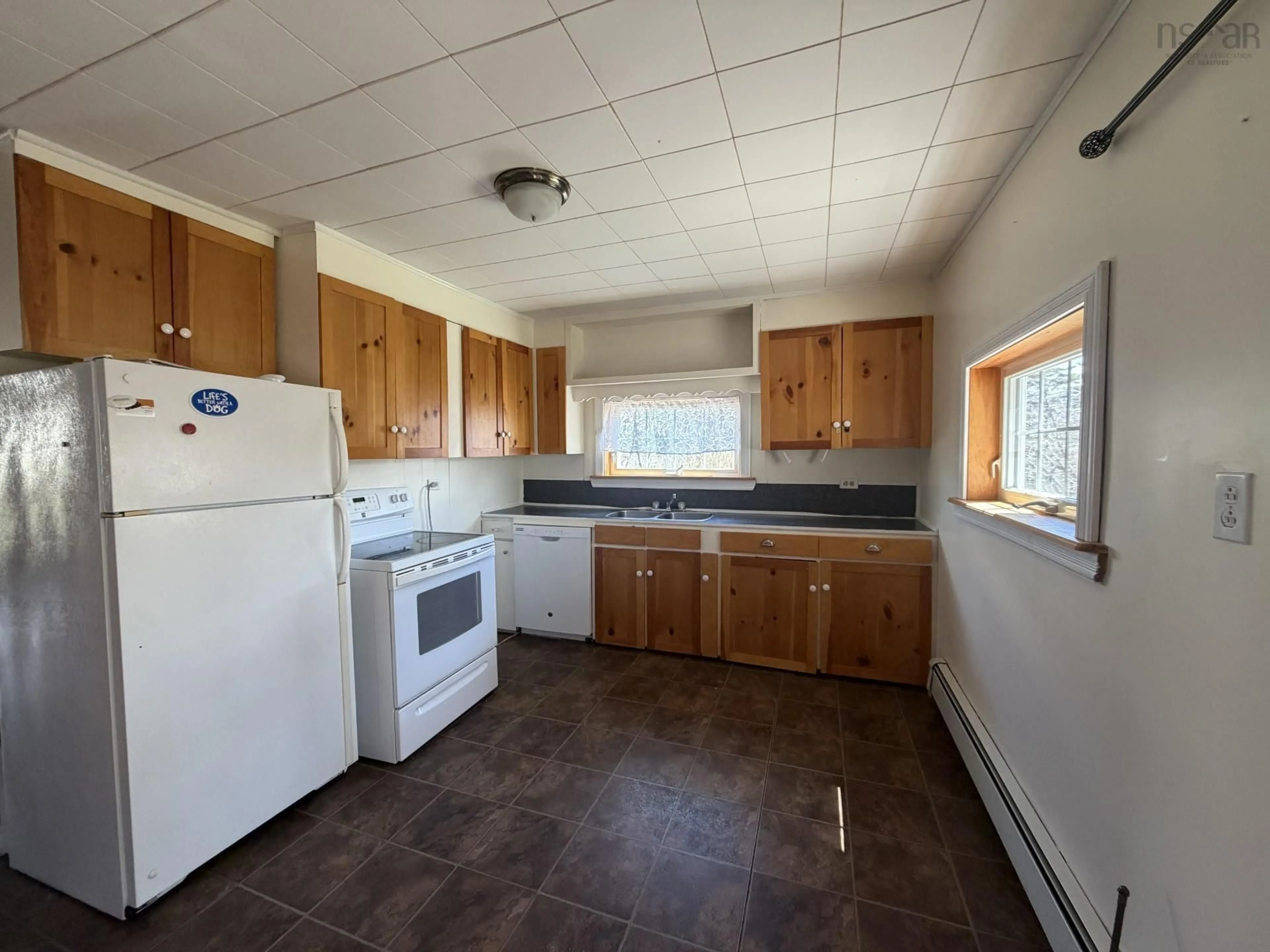 Standard kitchen, unknown for 128 Brook St, North Sydney Nova Scotia B2A 2K4