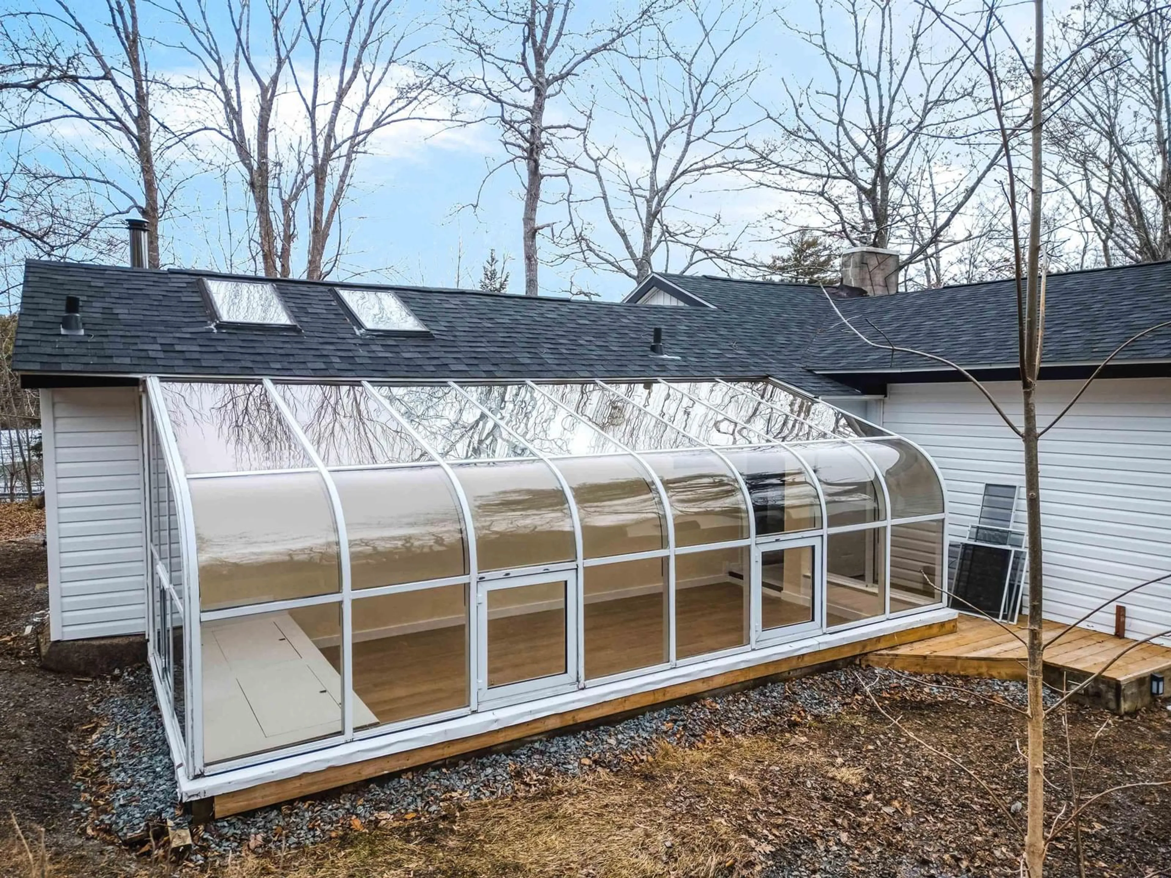 Home with vinyl exterior material, unknown for 4006 Highway 2, Fletchers Lake Nova Scotia B2T 1A3