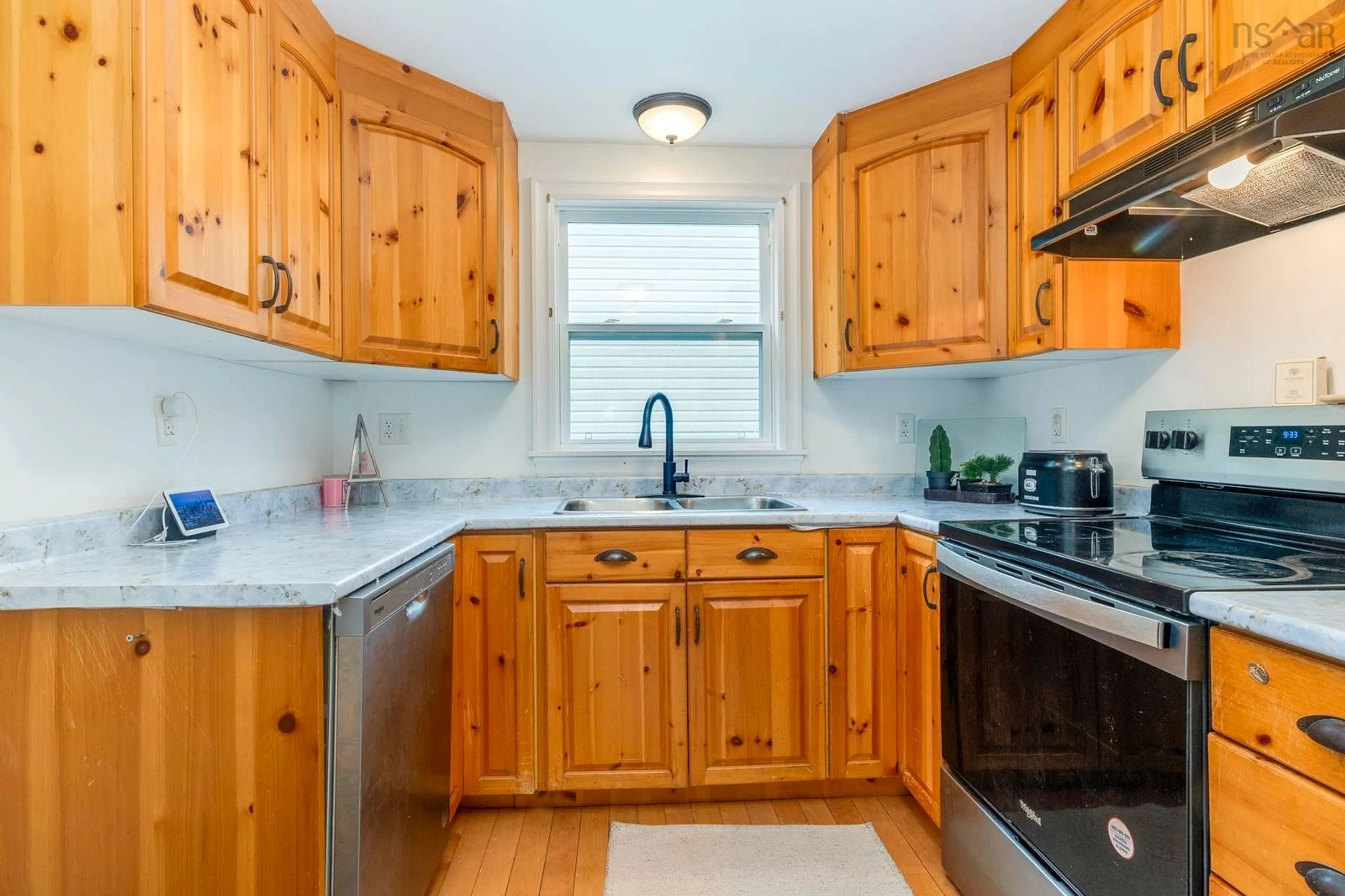 Standard kitchen, unknown for Rufus Ave #103, Halifax Nova Scotia B3N 2L8