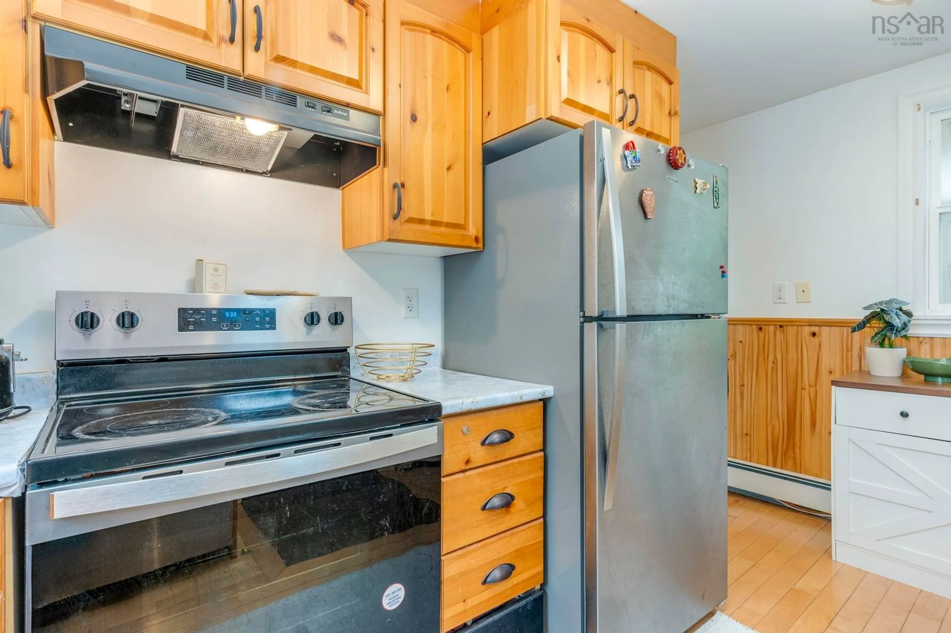 Standard kitchen, wood/laminate floor for Rufus Ave #103, Halifax Nova Scotia B3N 2L8