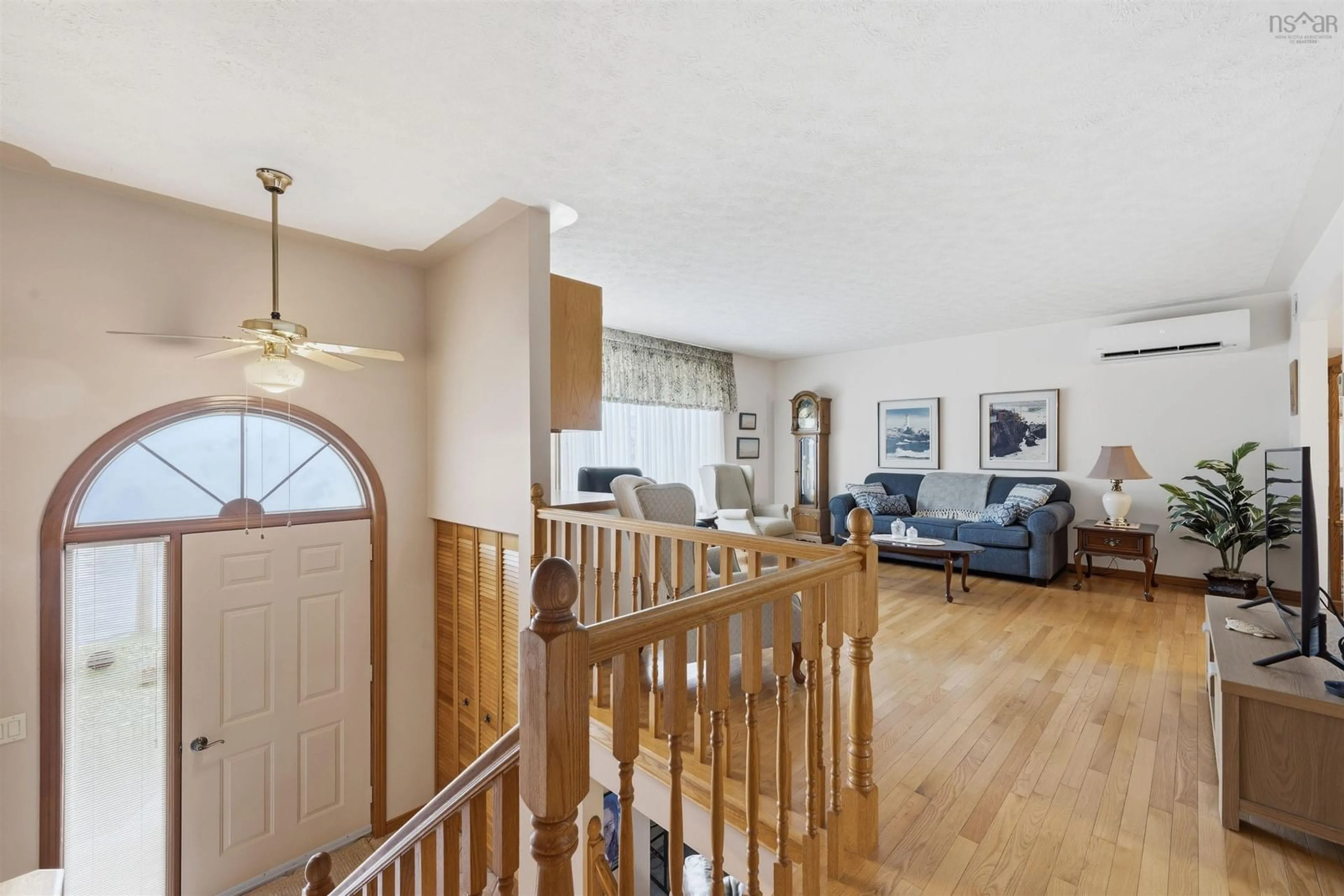 Indoor foyer for 13 Camilla Crt, Dartmouth Nova Scotia B2X 3K4