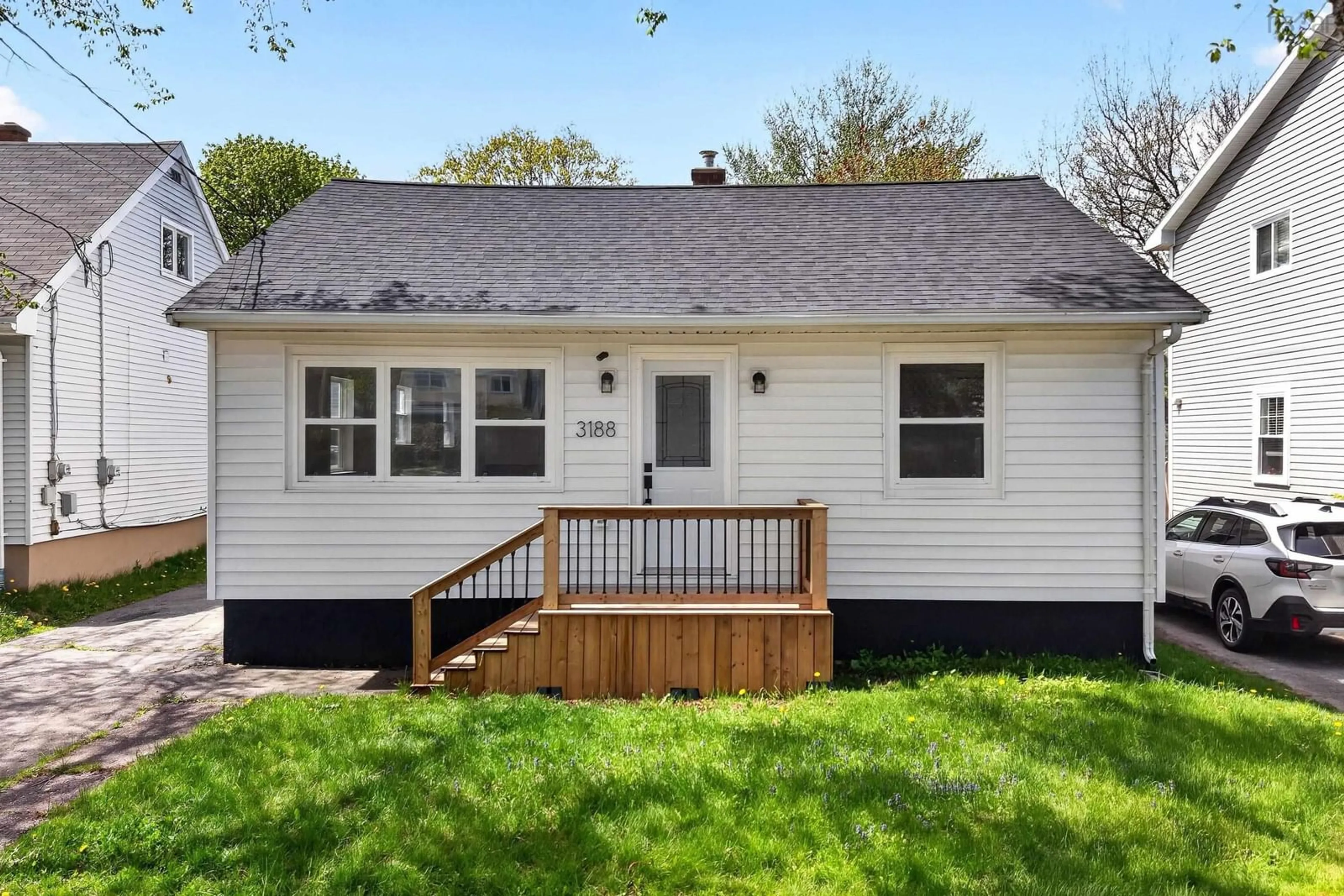 Home with vinyl exterior material, street for 3188 Connaught Ave, Halifax Nova Scotia B3L 3B1
