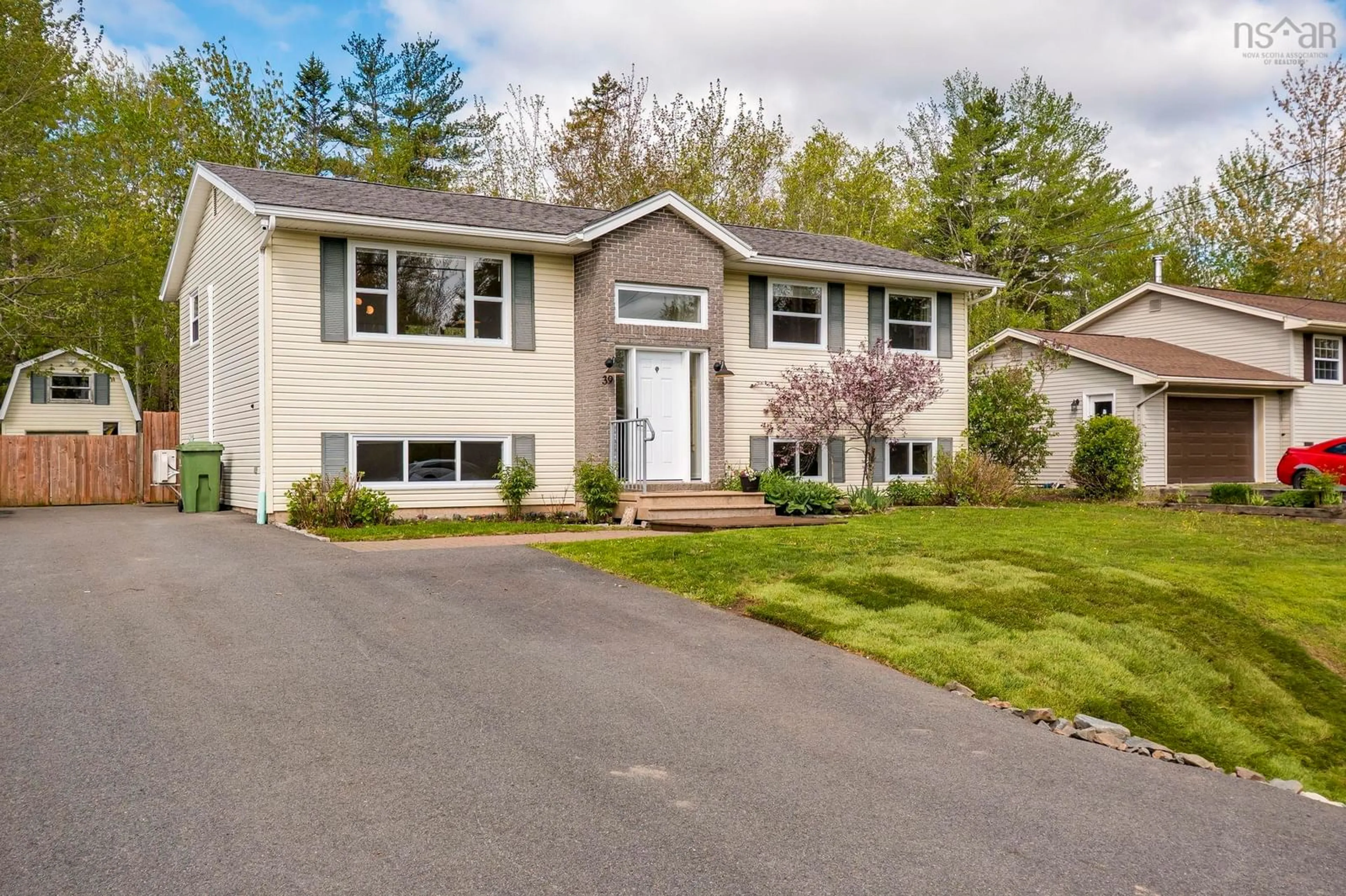 Home with vinyl exterior material, street for 39 Boyd Ave, Enfield Nova Scotia B2T 1J8