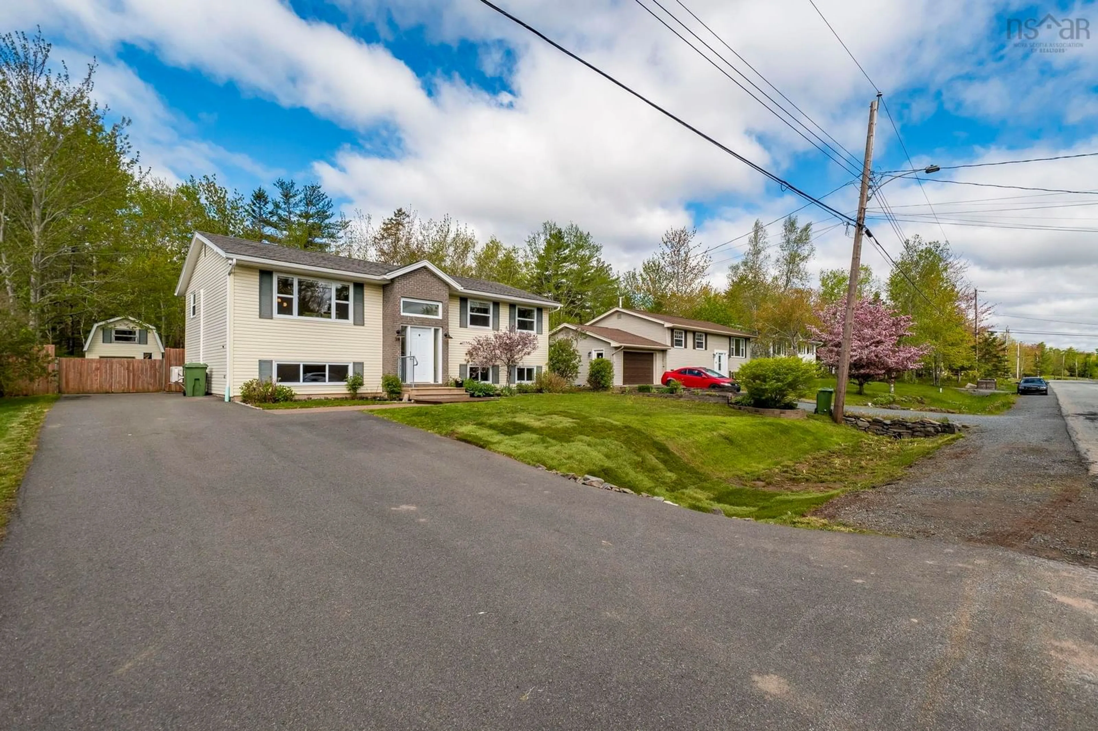 A pic from outside/outdoor area/front of a property/back of a property/a pic from drone, street for 39 Boyd Ave, Enfield Nova Scotia B2T 1J8