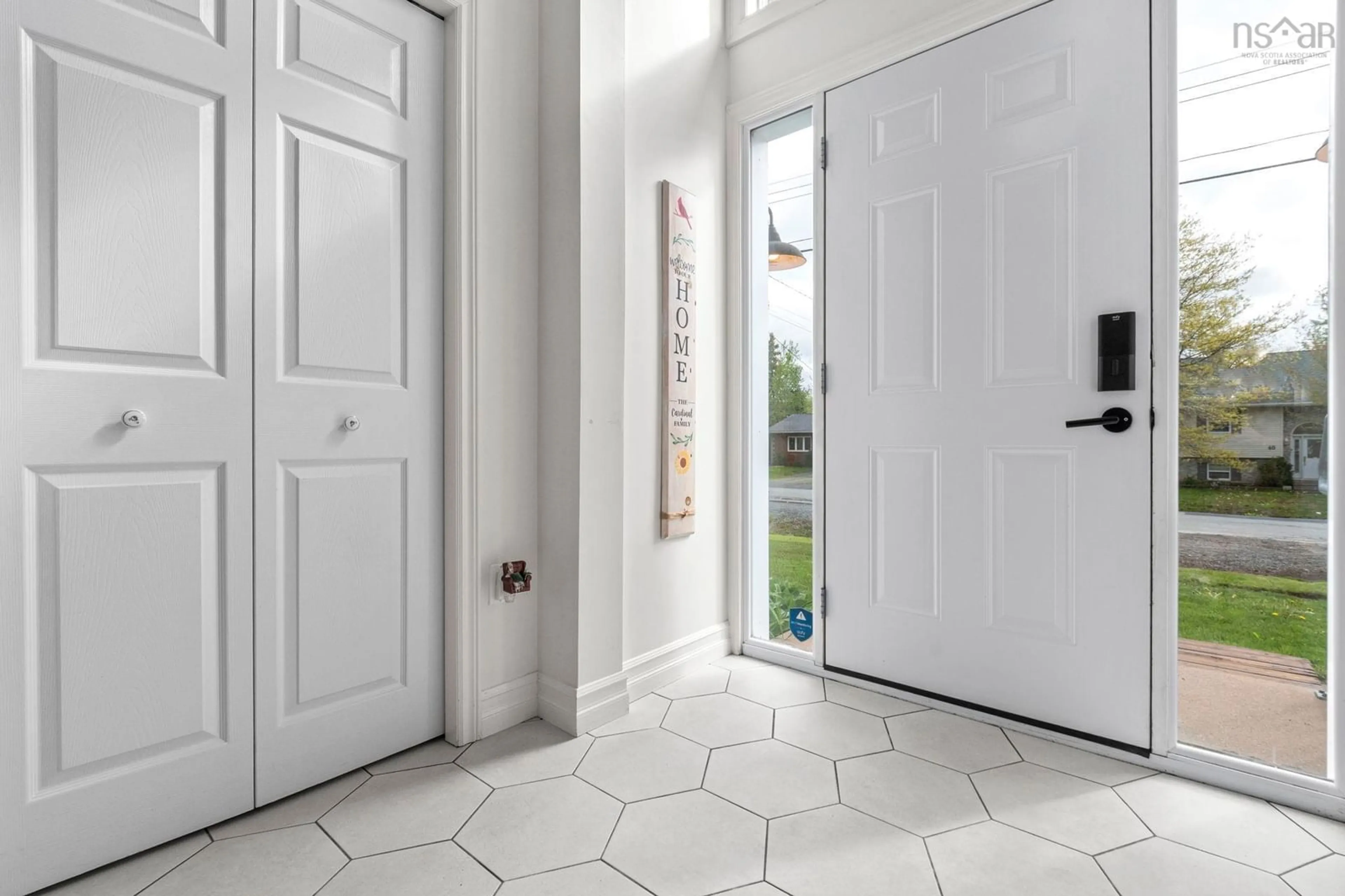 Indoor entryway for 39 Boyd Ave, Enfield Nova Scotia B2T 1J8