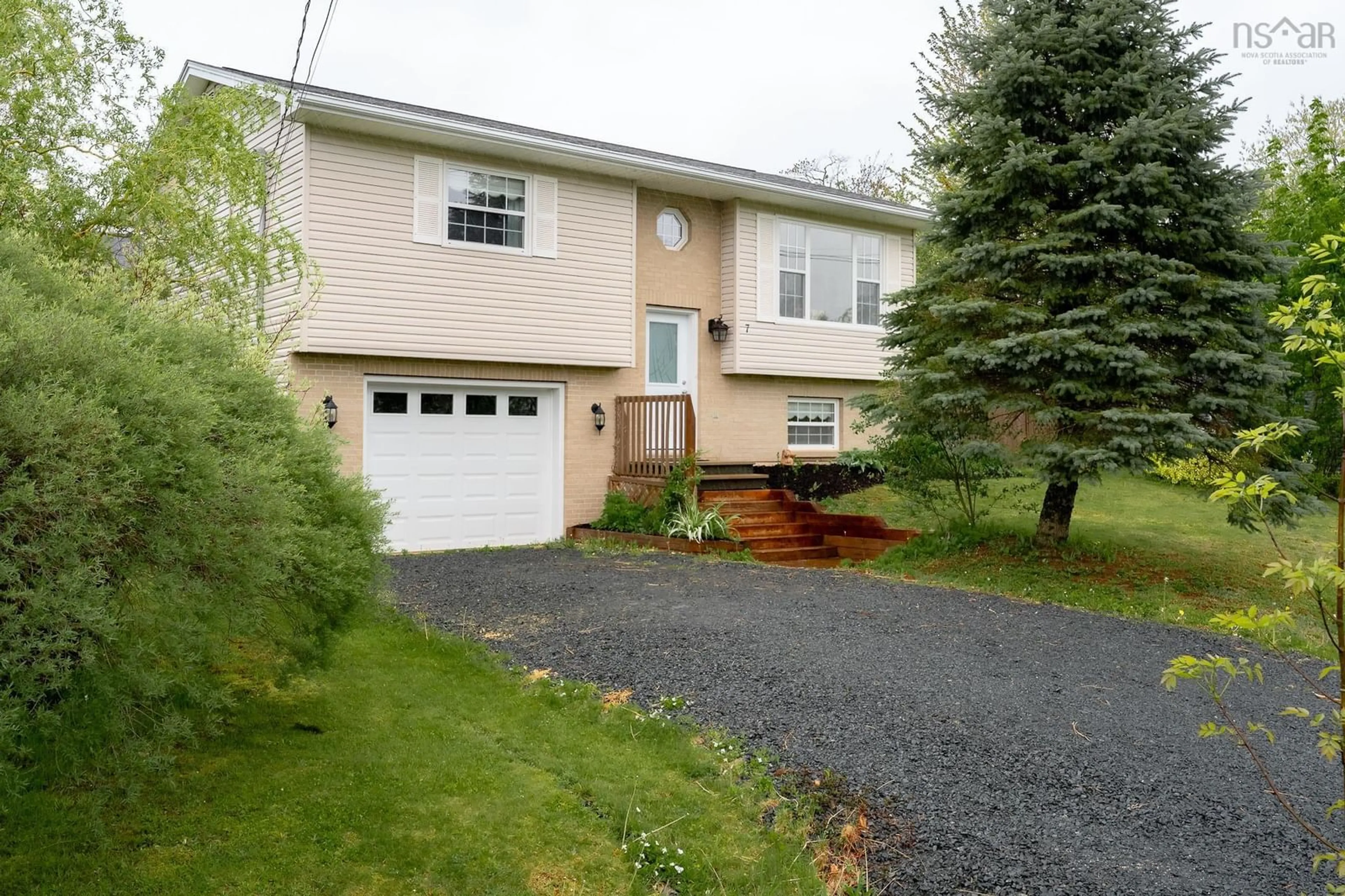 Home with vinyl exterior material, street for 7 Daun Ave, Enfield Nova Scotia B2T 1J7