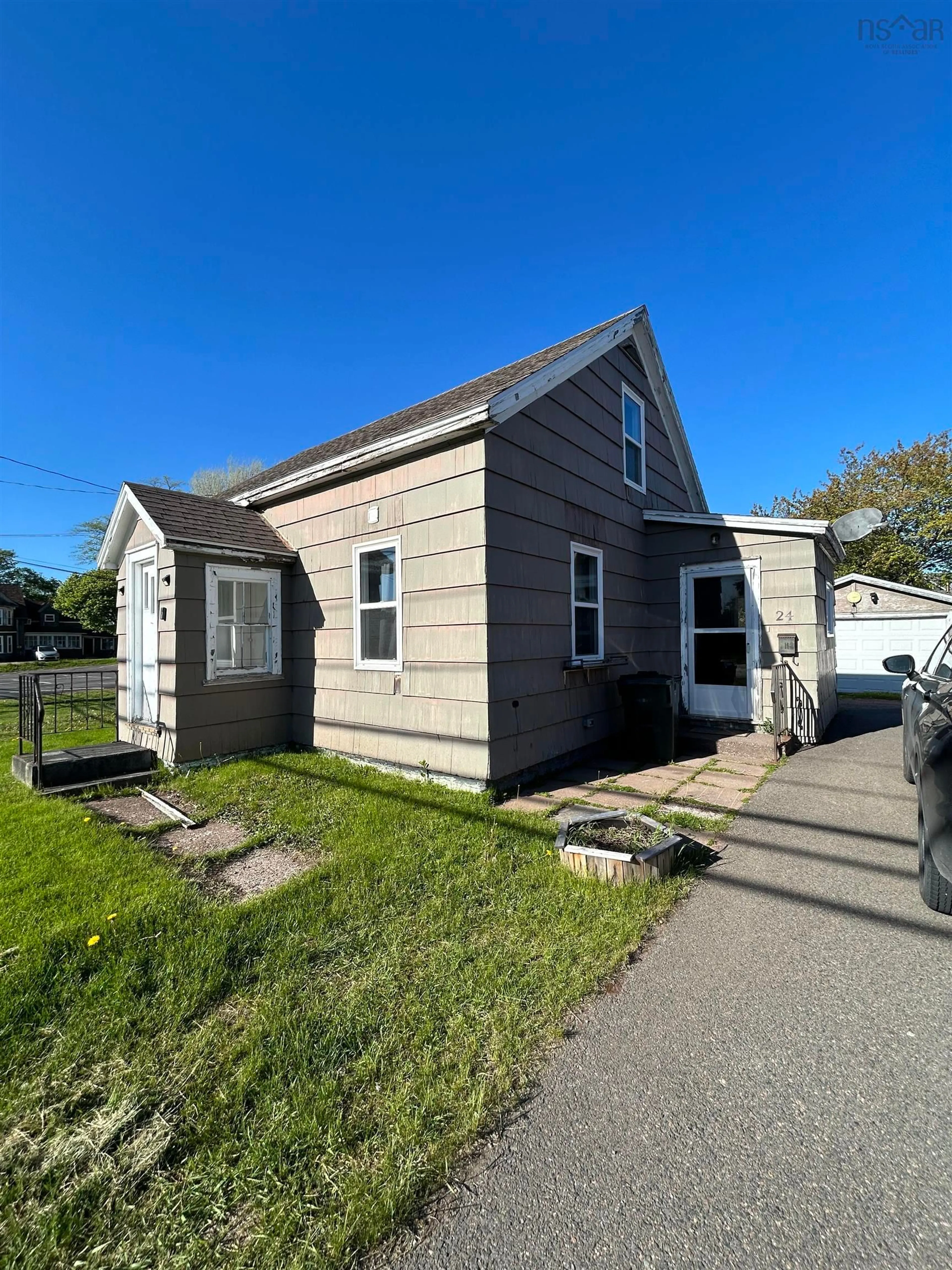 Unknown for 24 South Albion St, Amherst Nova Scotia B4H 2W3