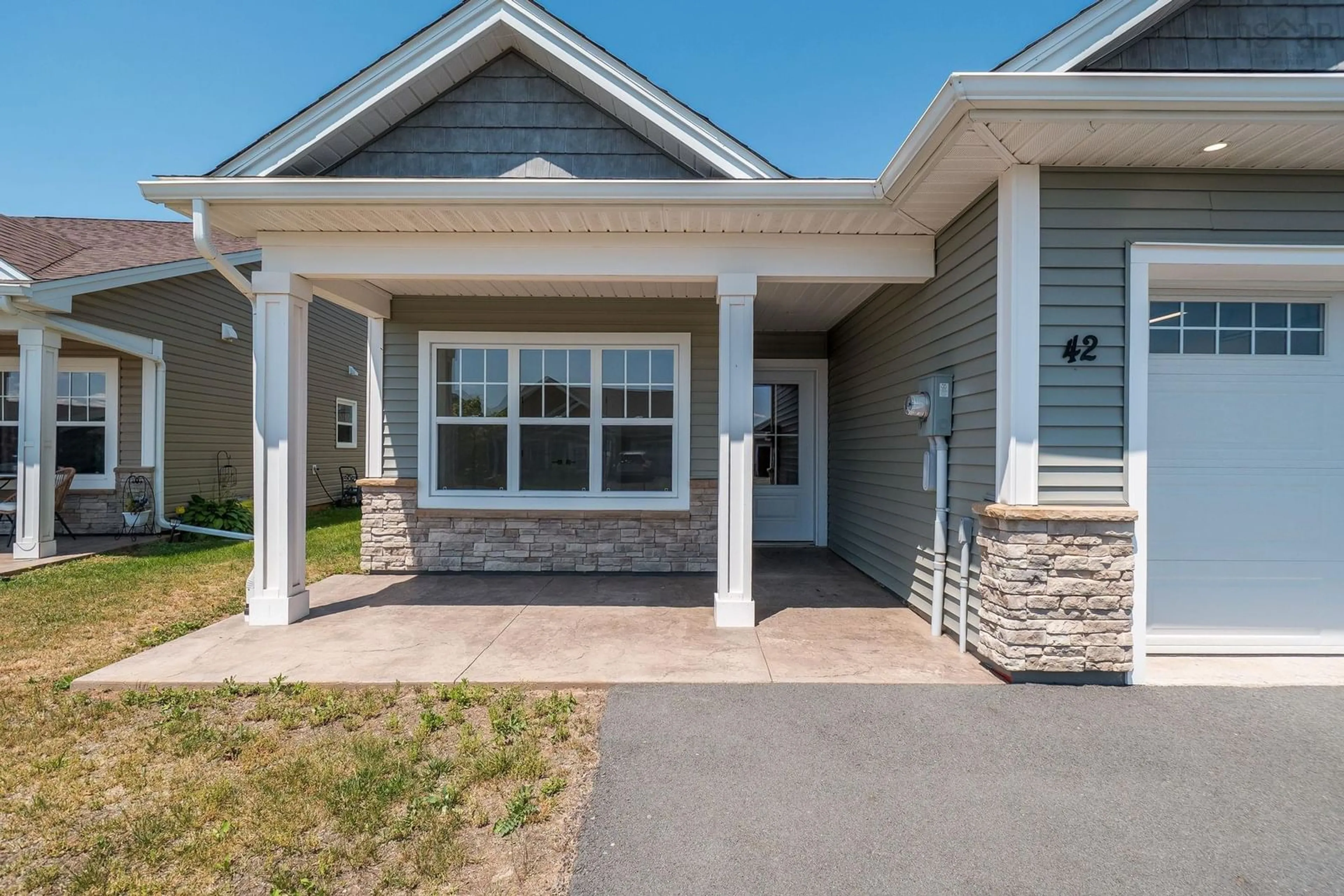 Home with vinyl exterior material, street for 42 Elizabeth Ave, Garlands Crossing Nova Scotia B0N 2T0
