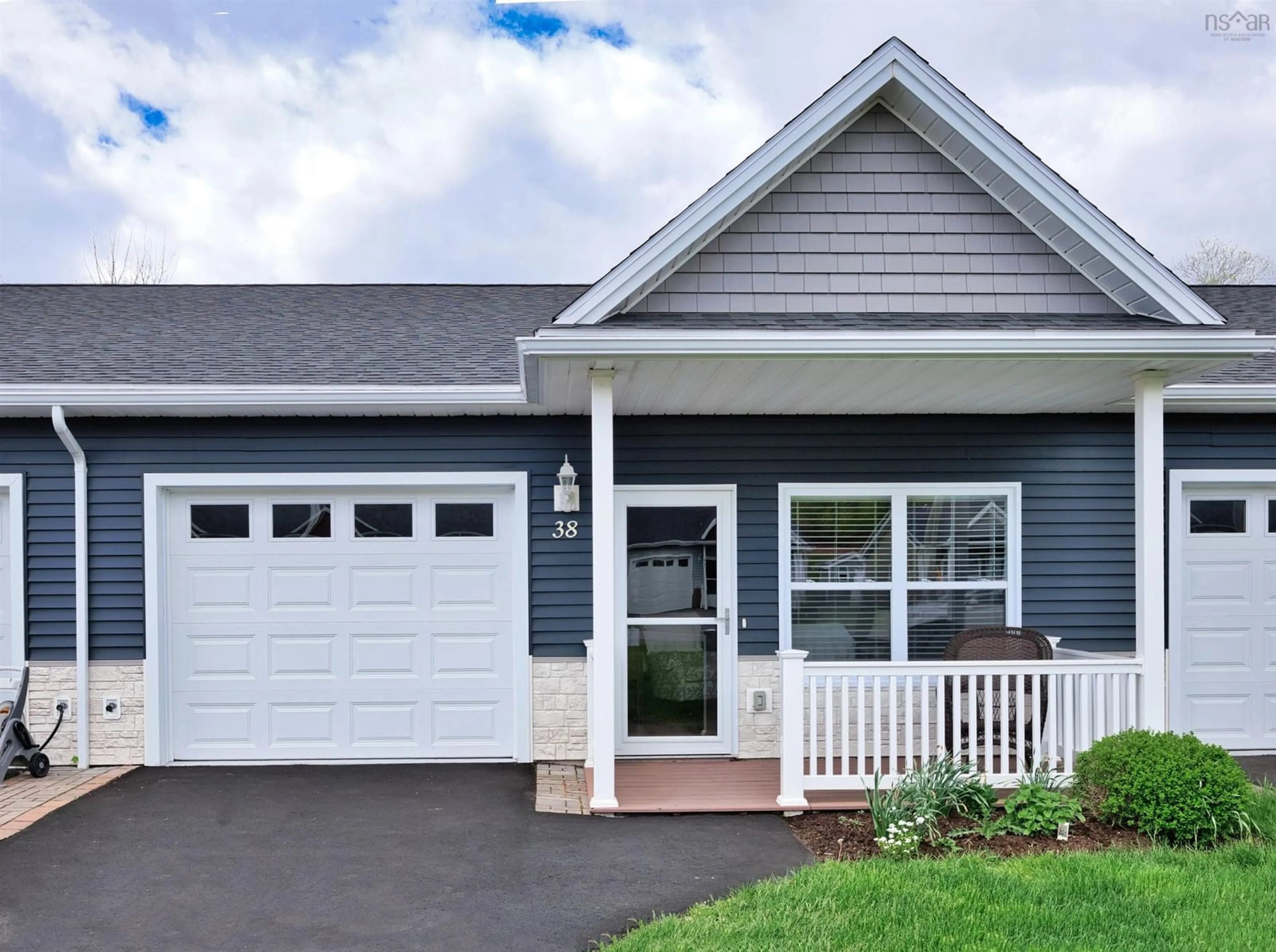 Home with vinyl exterior material, street for 38 Covington Pl, Bible Hill Nova Scotia B2N 0J8