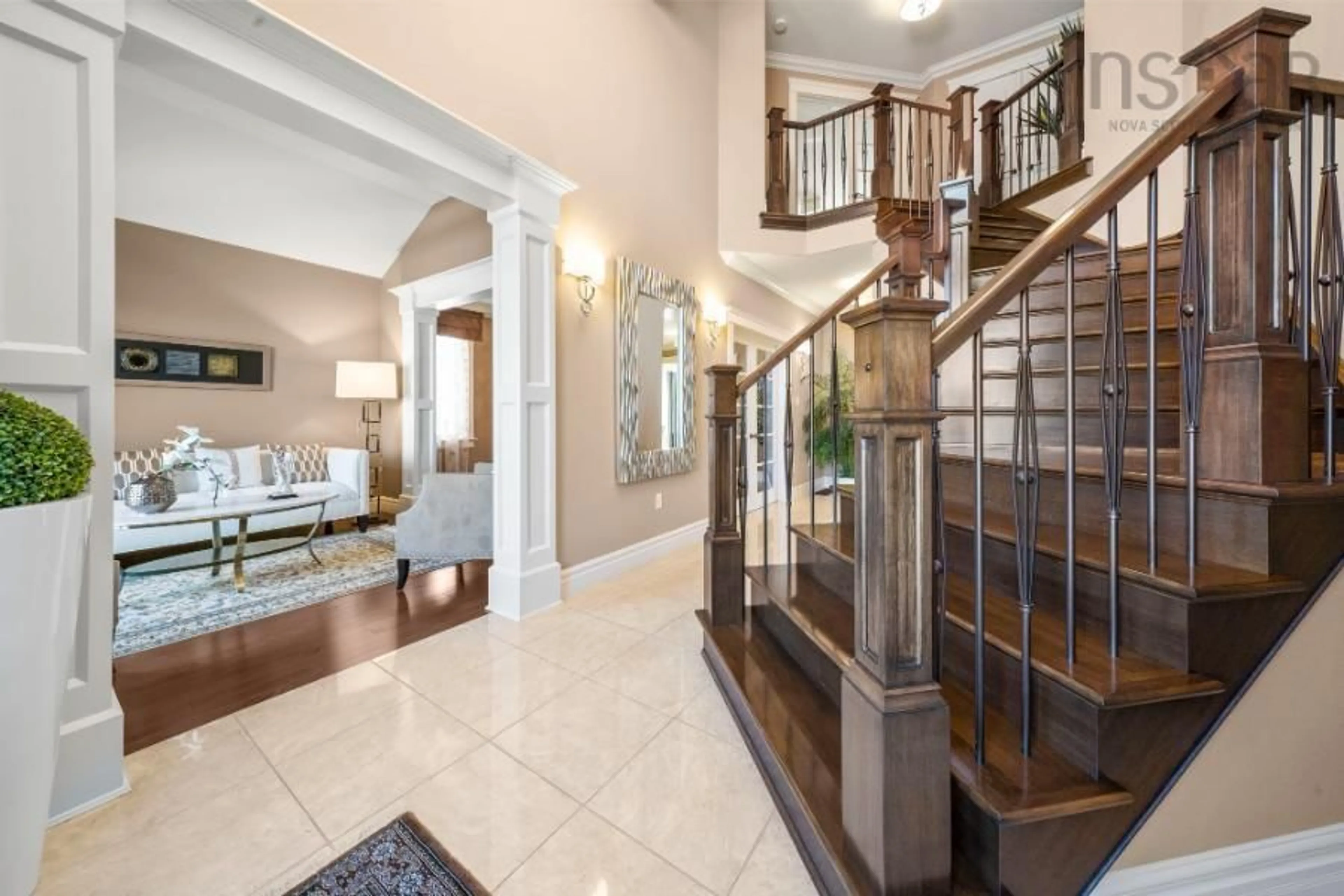Indoor foyer for 82 Sedgwick Pl, Bedford Nova Scotia B4A 0G5