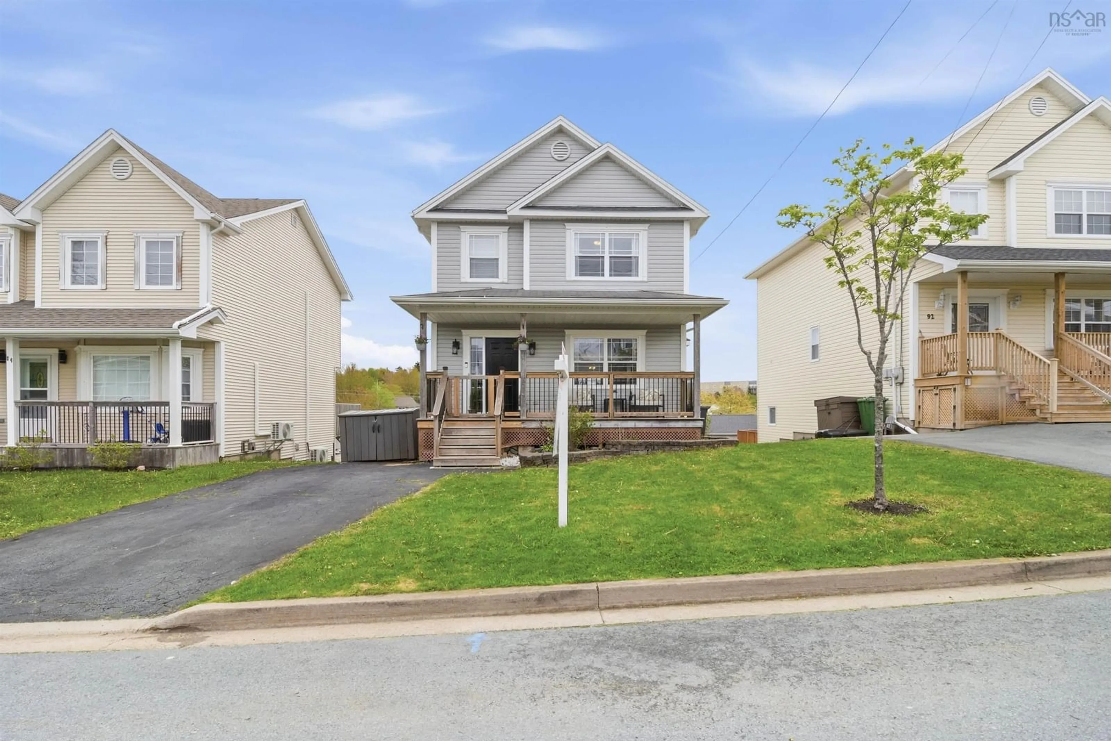 Home with vinyl exterior material, street for 88 Westfield Cres, Dartmouth Nova Scotia B2V 2W1