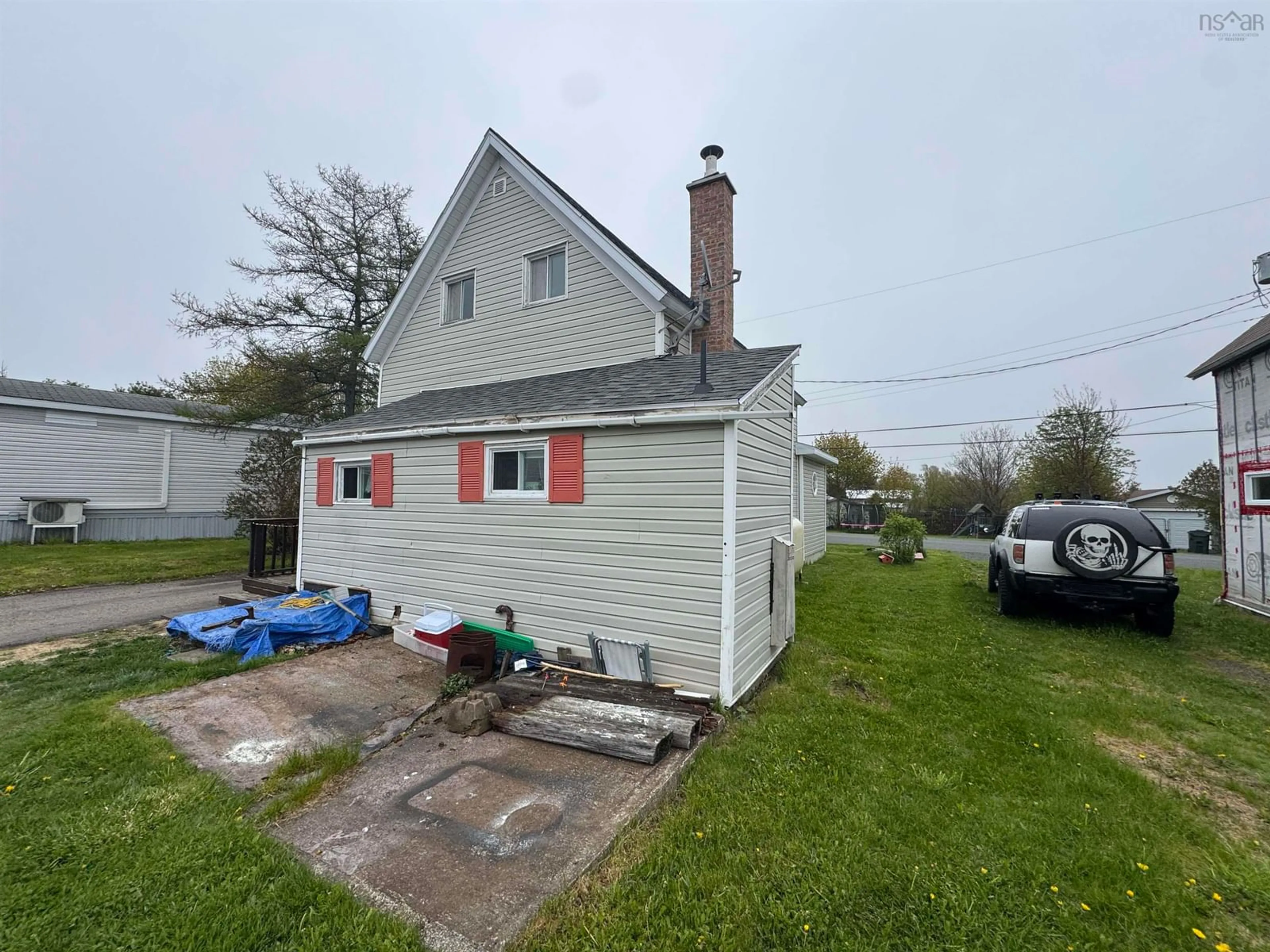A pic from outside/outdoor area/front of a property/back of a property/a pic from drone, building for 59 School St, Florence Nova Scotia B1Y 1E9