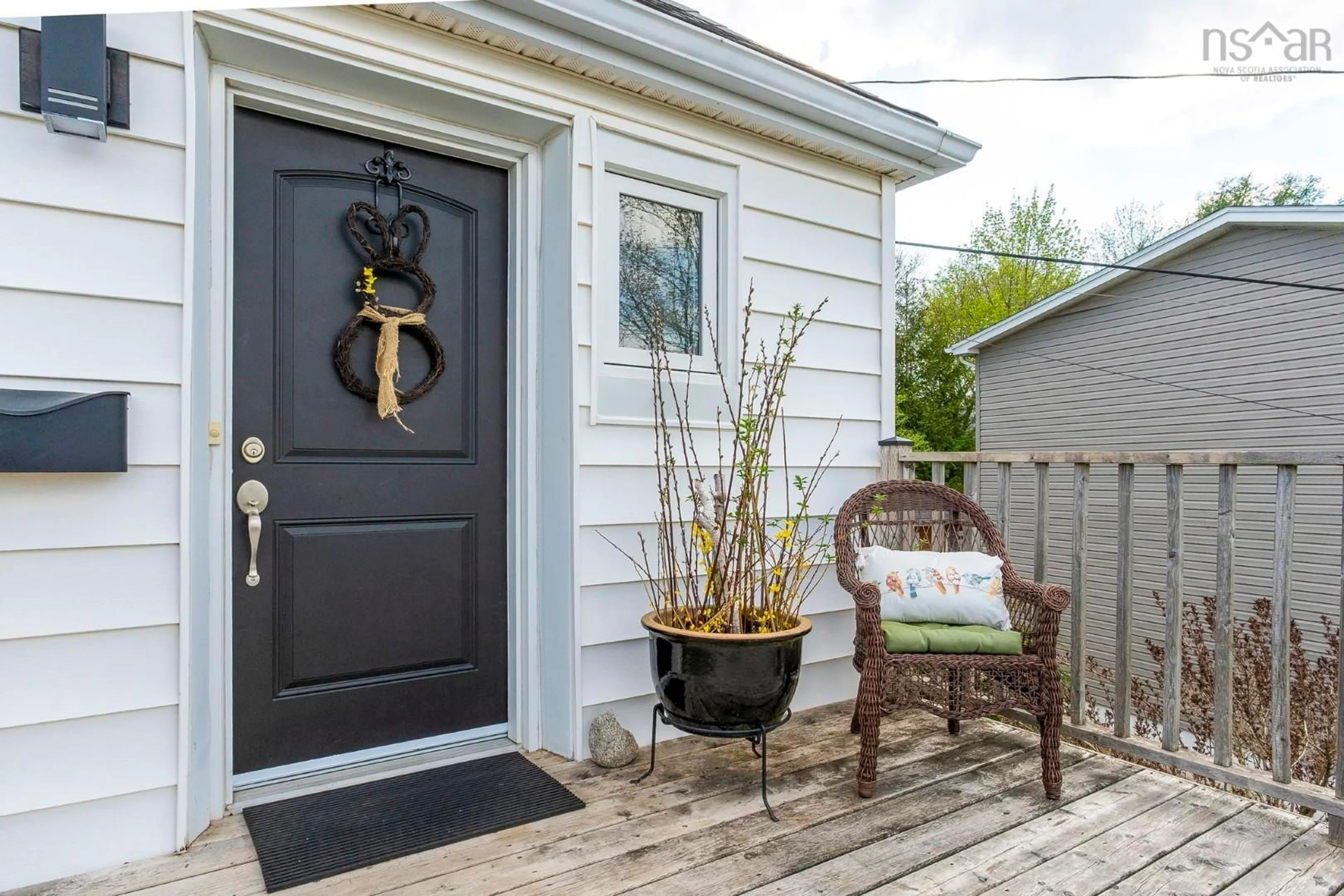 Indoor entryway for 20 Celtic, Dartmouth Nova Scotia B2Y 3G6